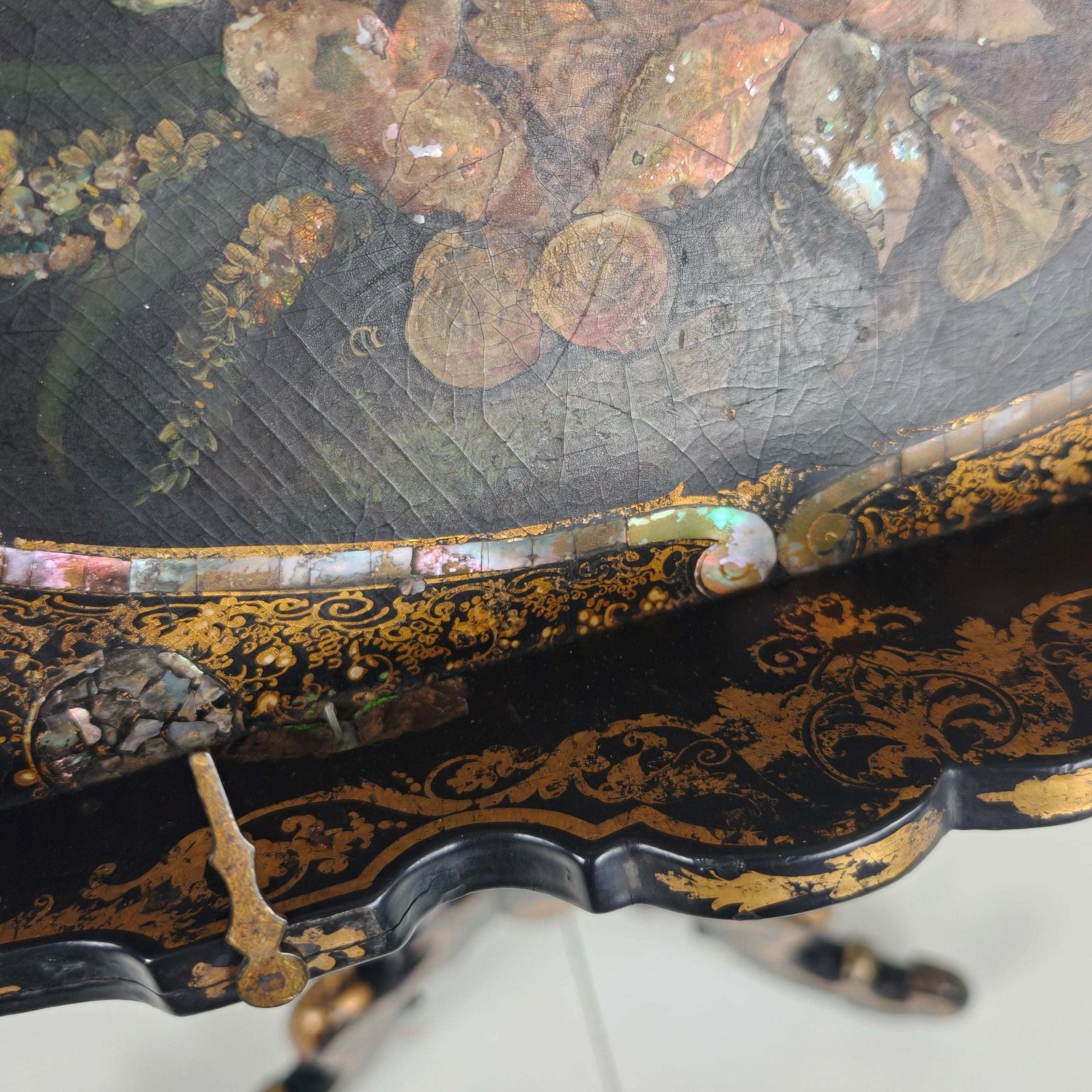 Antique French Papier Mâché Lacquer Music Stand With Mother Of Pearl Inlay C.1880 photo vinterior