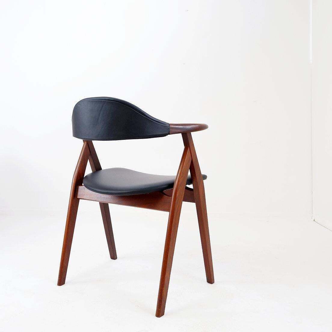 "Cow Horn" Chairs By Tijsseling Meubelfabriek, Netherlands 1960   Set Of 4 photo vinterior