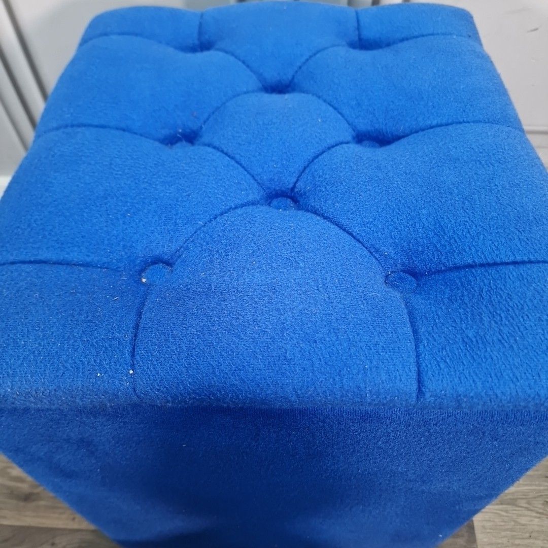 photo vinterior Retro Vintage Ottoman Footstool Blue Upholstered Storage – Lift Up Lid Box Seat
