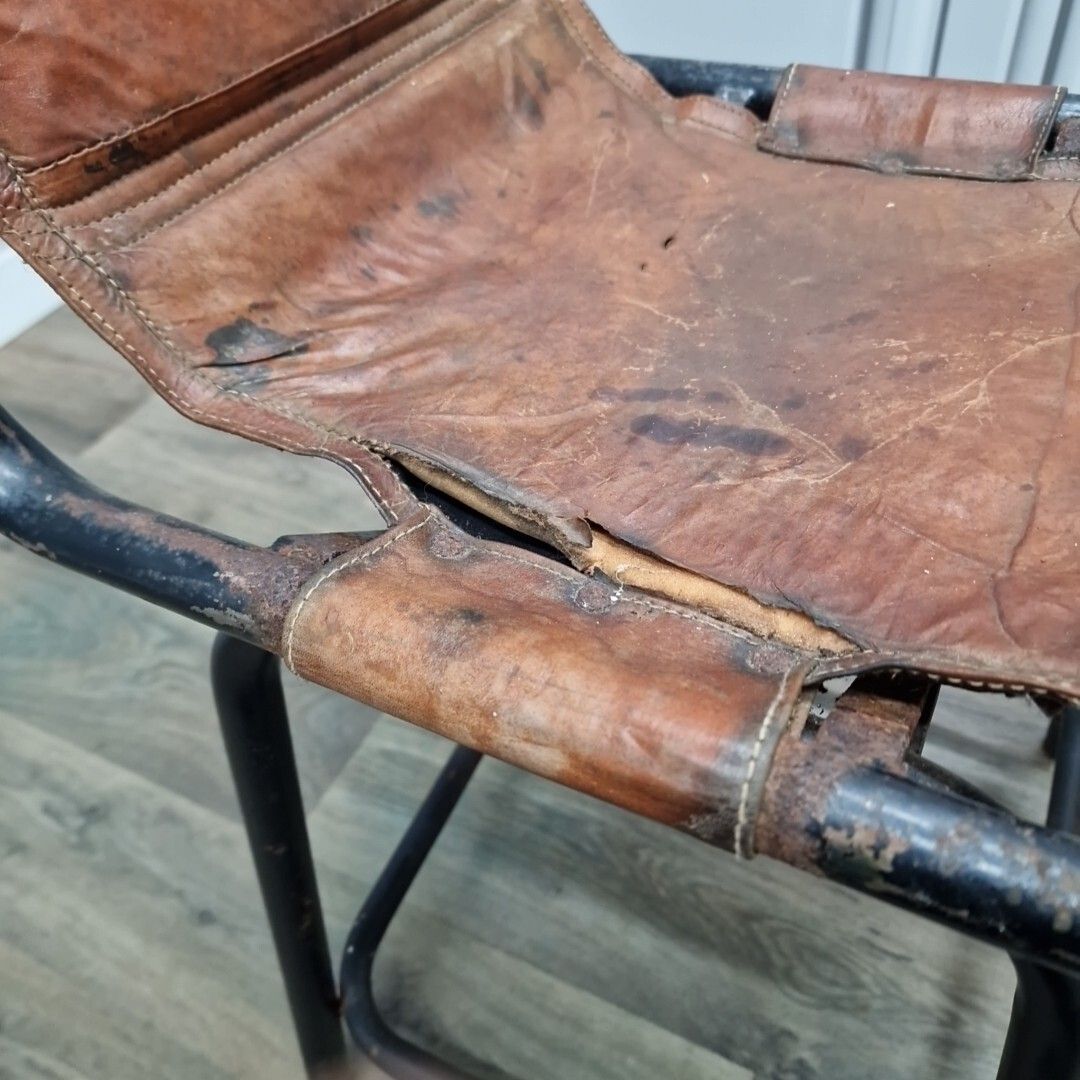 photo vintage Vintage Pair Metal Chairs Leather Saddle Industrial Seats Charlotte Perriand ?