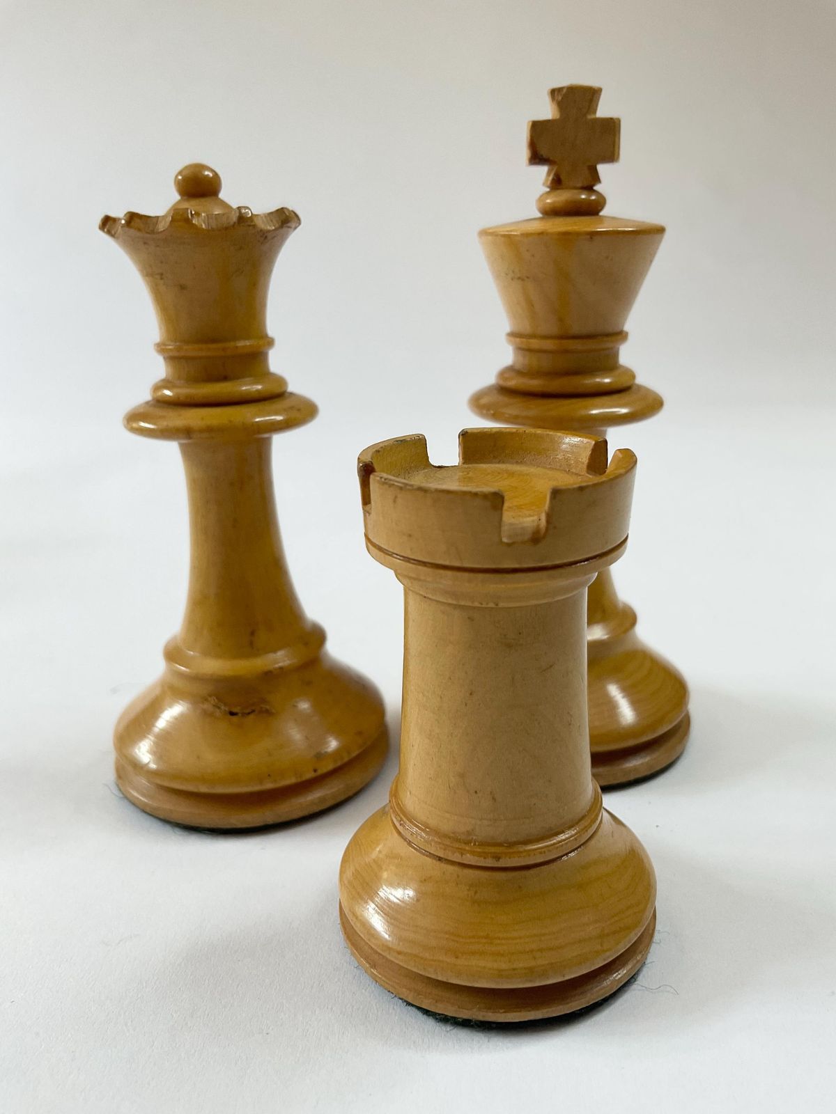 465.0 Antique Victorian Staunton Chess Set – 3.25” King – Weighted & Finely Carved photo