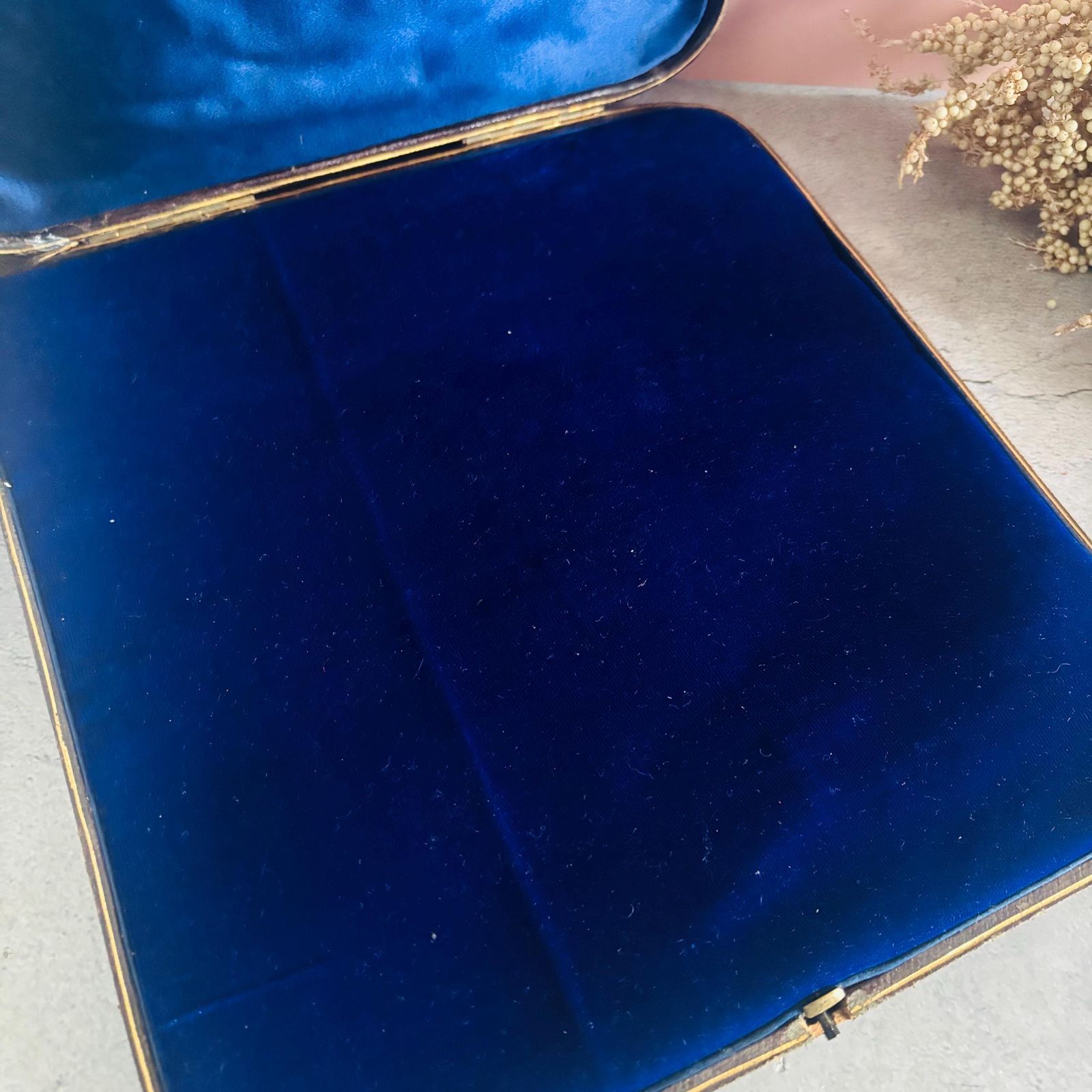 Large Antique Leather Jewellery Display Box For | Mappin & Webb Jewelry Case photo vintage