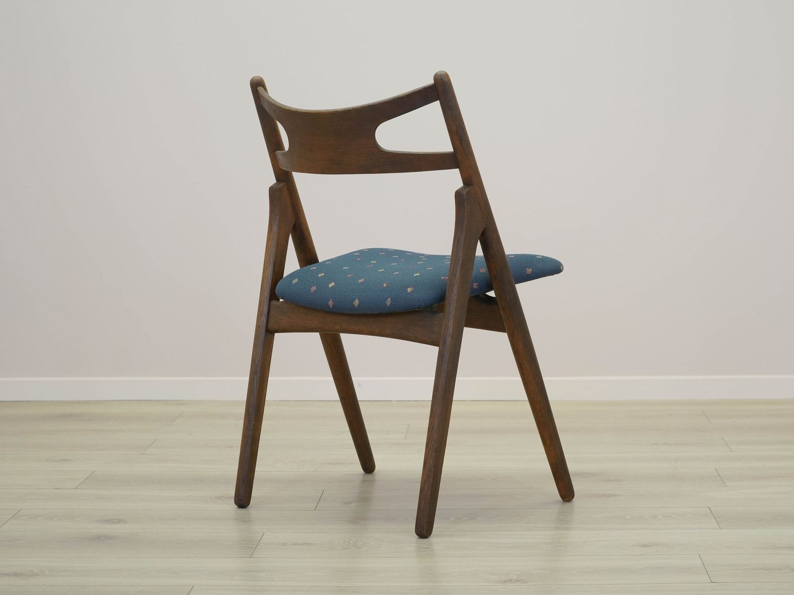 Ensemble de quatre chaises en chêne, design danois, années 1960, par Hans J. Wegner photo vinterior
