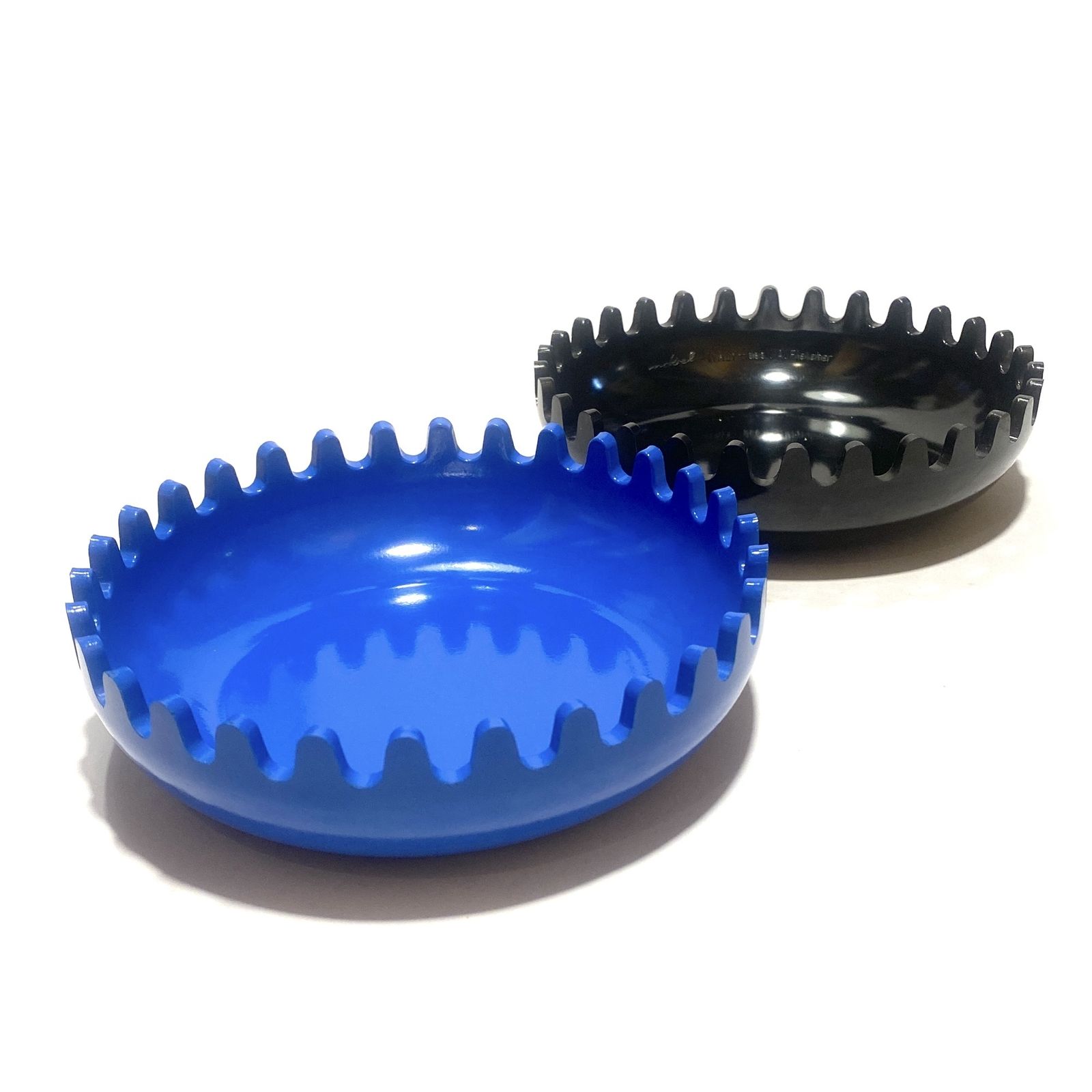 Blauwe & zwarte Clam Ashtray van Alan Fletcher, 1972, Space Age Design photo furniture