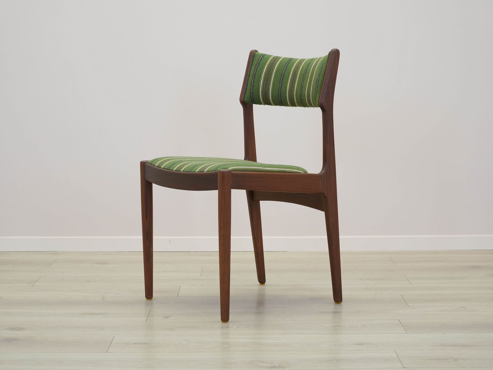 Set van twee teakhouten stoelen, Deens design, jaren 1970, gemaakt in Denemarken photo furniture