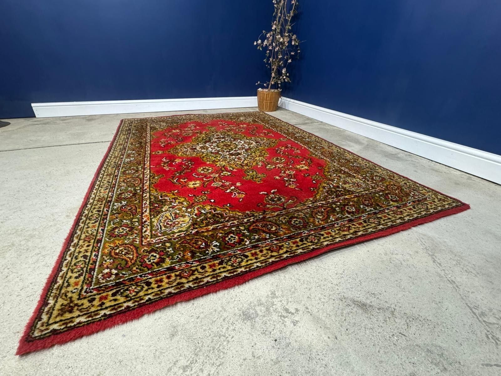 Woodward Grosvenor  Genuine British 100% Fine Worsted Wool Red Traditional photo furniture