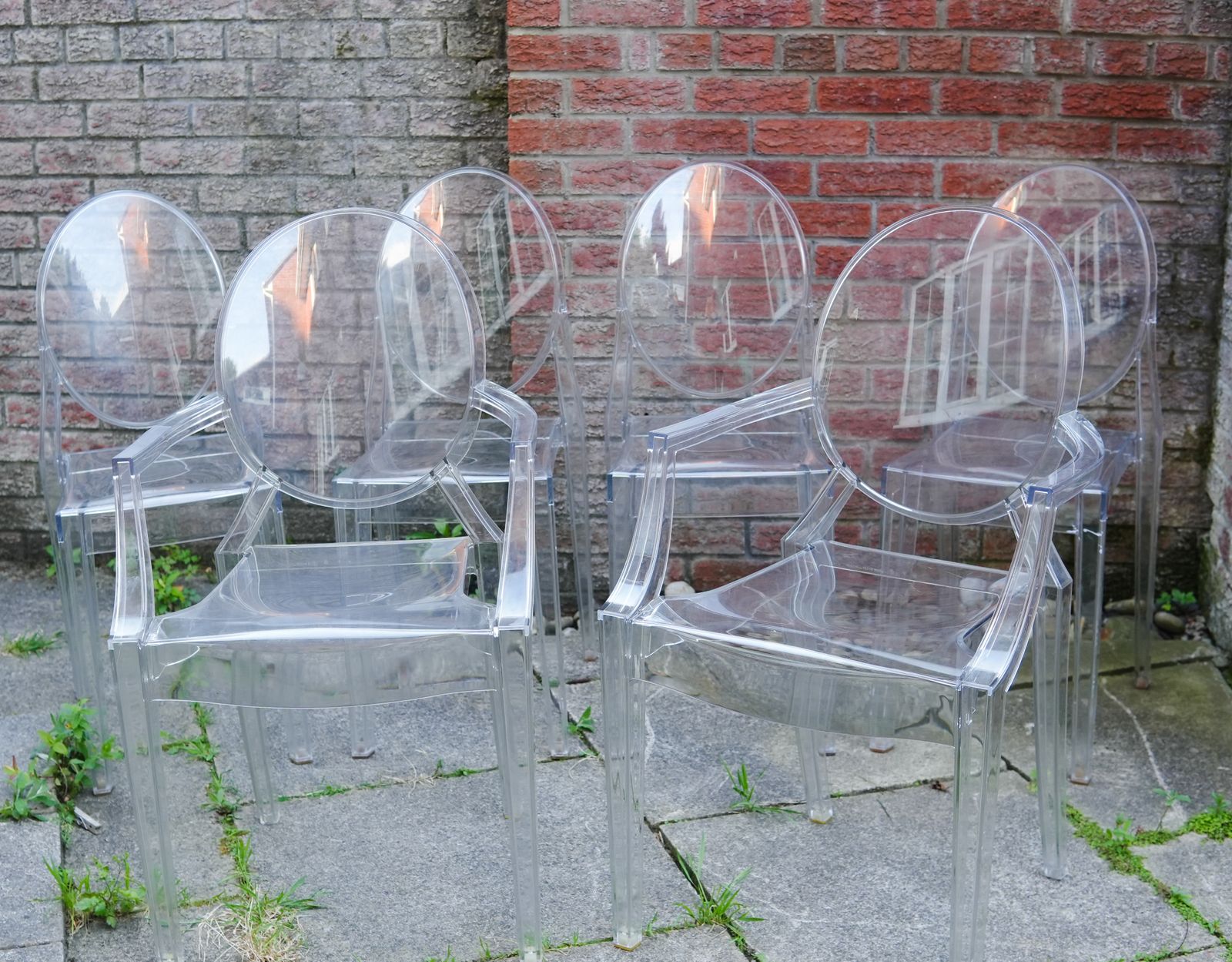 photo furniture Set Of 6 Kartell Louis Ghost Chairs, Philippe Starck