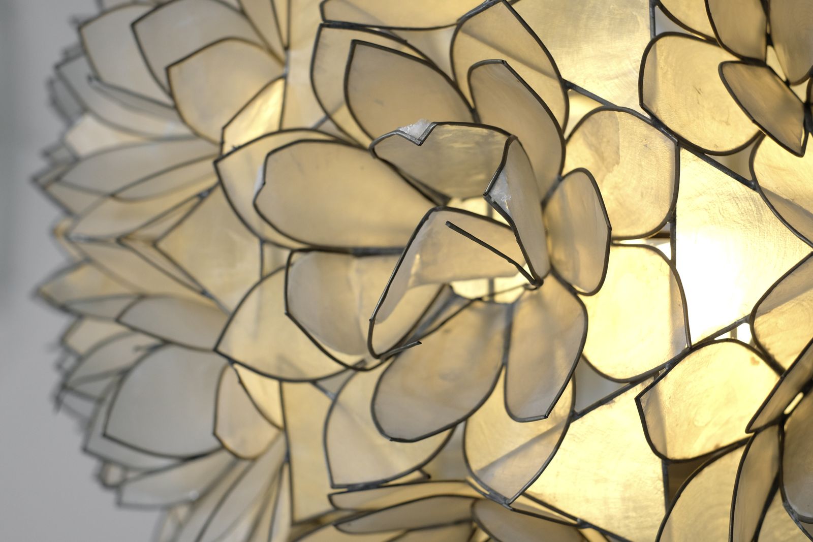 photo vintage Floor Lamp In Mother Pearl By Rausch, Germany 1960s.
