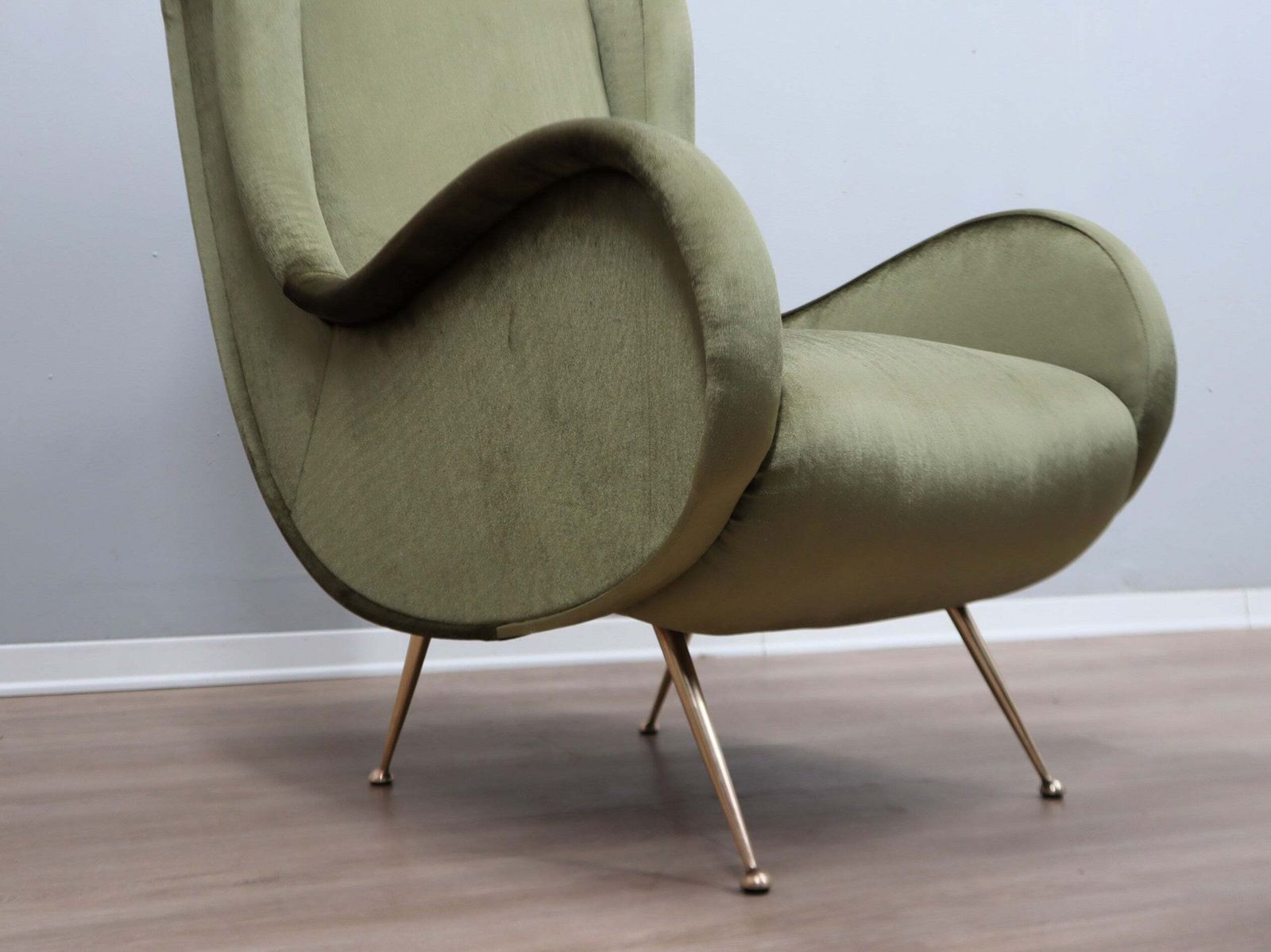 photo furniture 1950s Italian Armchair Senior Zanuso Style Green Velvet