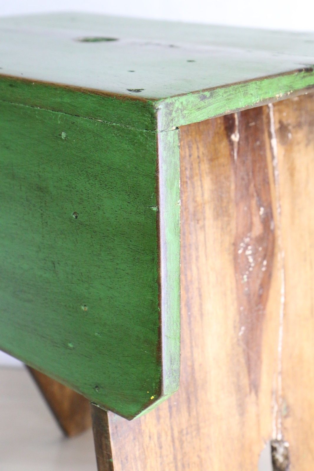 photo vintage Antique Aged Wooden Stool Rural Farmhouse Original Country Style Rustic Kitchen
