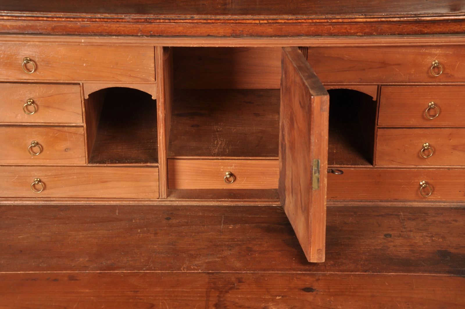 photo vinterior Fine 18th Century Mahogany Secrataire Bookcase