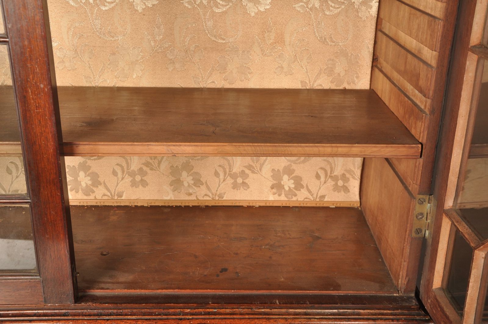 photo vintage Fine 18th Century Mahogany Secrataire Bookcase