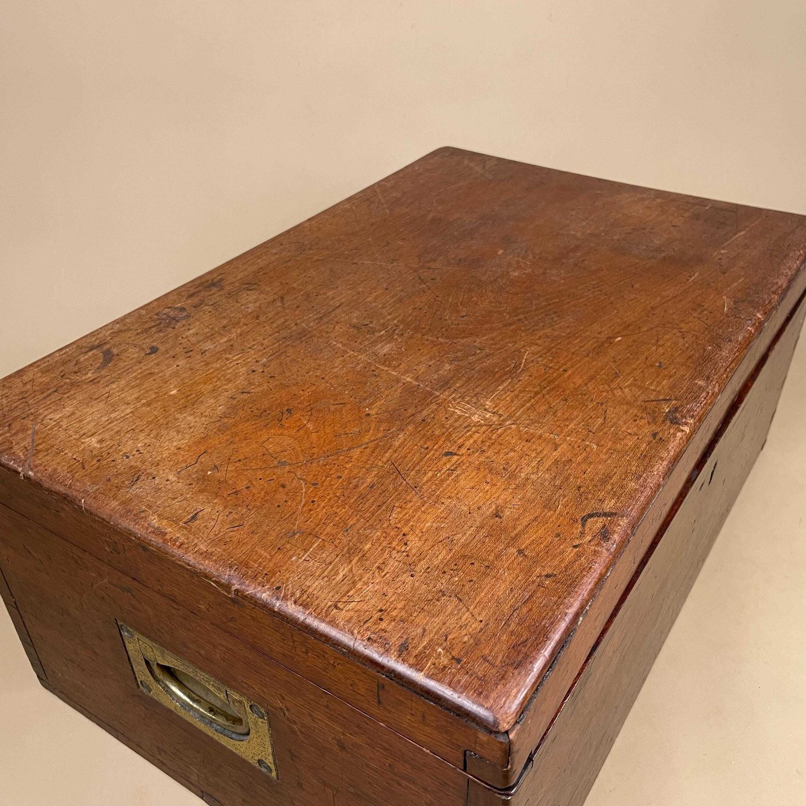 photo furniture Wooden Campaign Chest Antique Box Military Wood Brass Metal Handles 19th Century Trinket Jewellery Keepsake Gold Trims Lid Rectangle Trunk