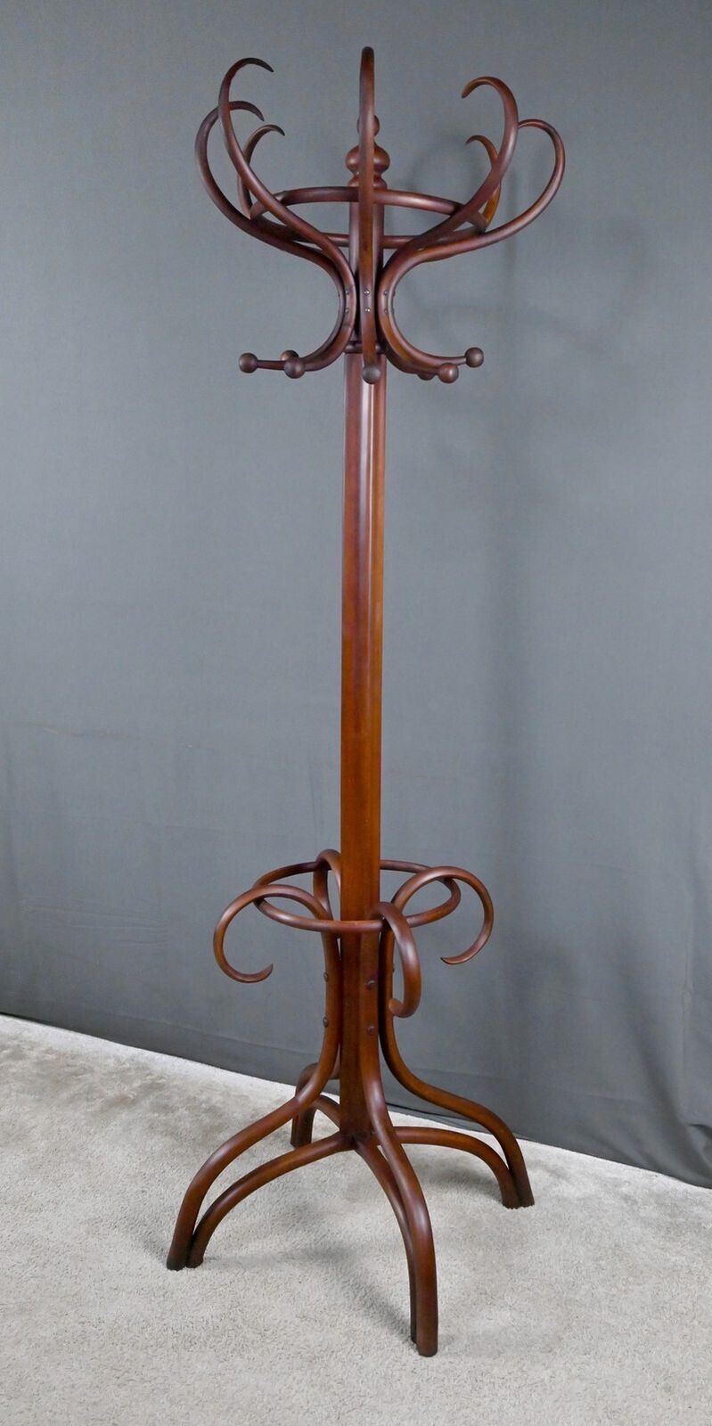 Large Parrot Coat Rack In Bent Beechwood, Thonet Style – Early 20th Century photo Furniture