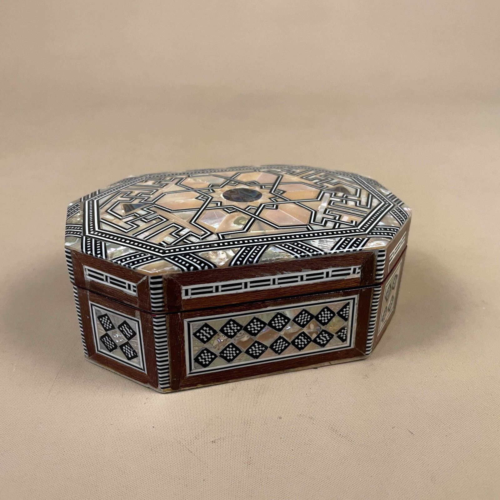 Middle Eastern Box Wooden Pearl Inlay Mosaic Pattern Trinket Jewellery Geometric Pattern Keepsake Storage Table Decor Marquetry Lid photo 50.0