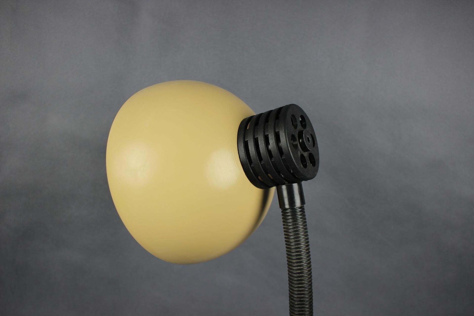 1970s Hungarian Gooseneck Desk Lamp, Cappuccino Mid Century Table Light photo vinterior