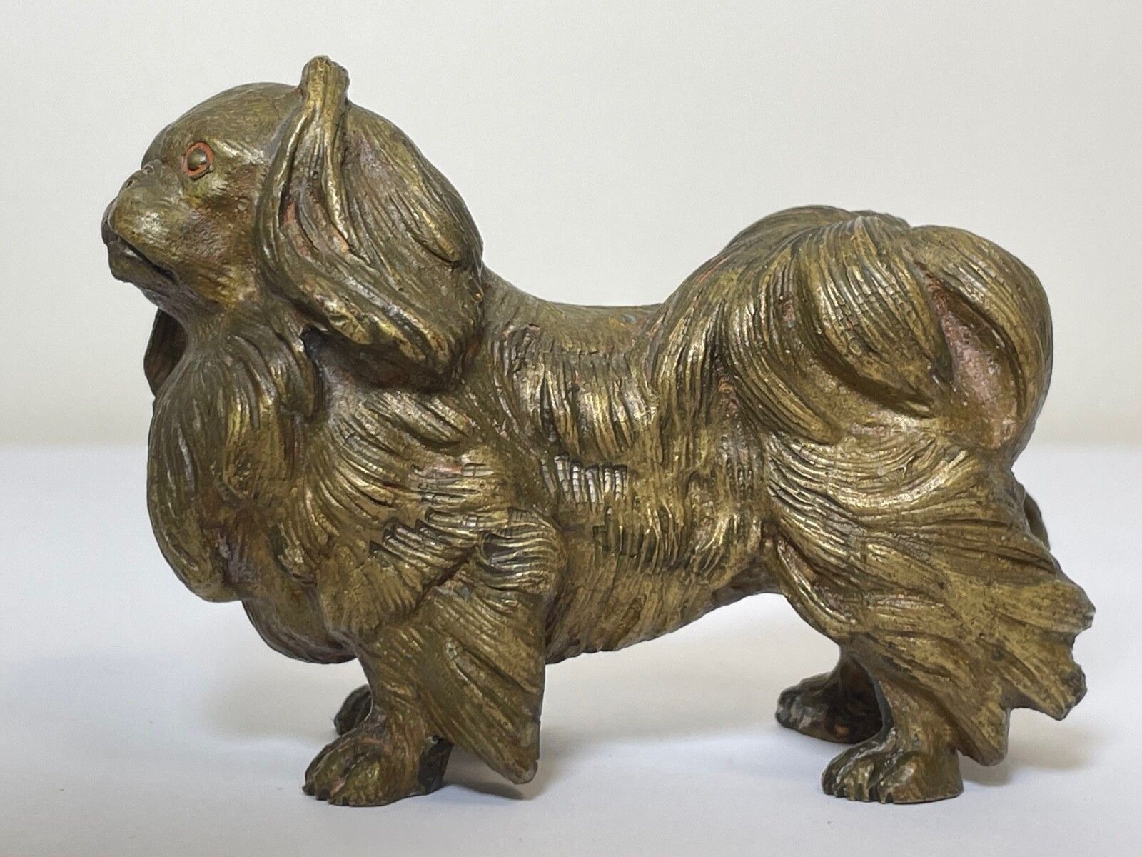 Antiek Oostenrijks miniatuur bronzen beeldje van een Pekinees photo furniture