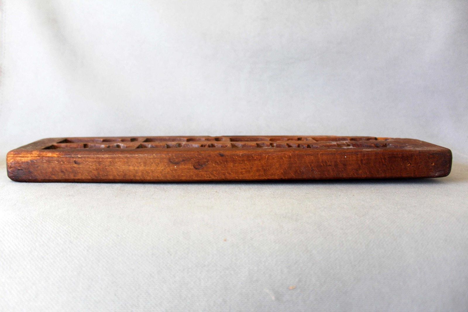 photo vintage Tall Antique Hand Carved Gingerbread Springerle Mold, Speculoos Cookie Mold, Couple, Man And Lady, Traditional Clothing, Kitchenalia 45 Cm