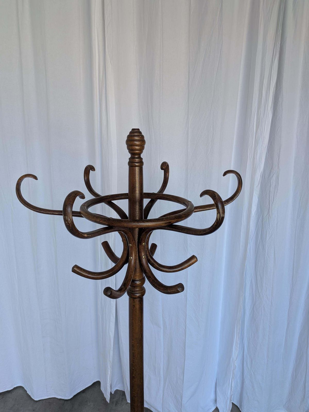 456.0 Vintage Bentwood Coat Stand In Thonet Style / Dark Wood Coat Rack With Umbrella Ring photo