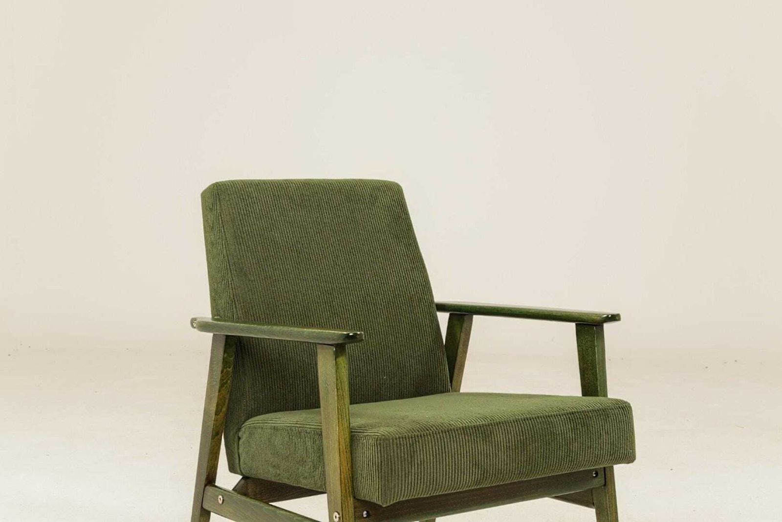 Lounge Chair Vintage Olive Green Corduroy ,Green Wood Mid Century Design, 1960, photo vintage