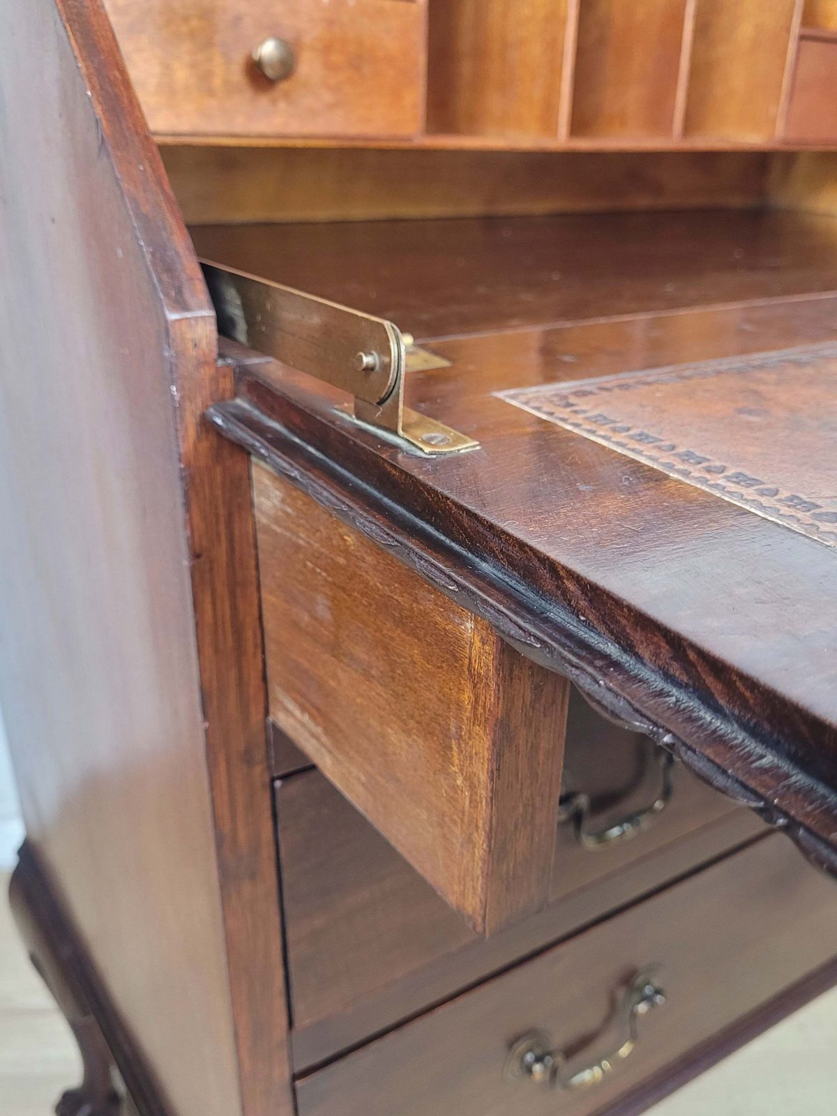 Furniture Vintage Writing Bureau Desk Key Lockable Drawers Leather 1930 photo