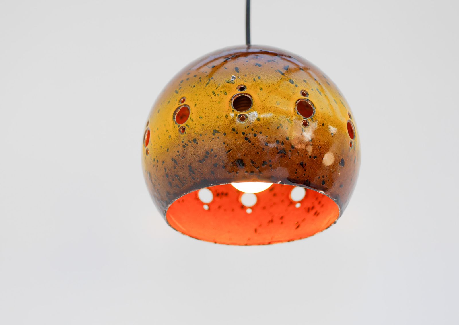 Verlichting Vintage Geëmailleerde Hanglamp Van Hustadt Leuchten, Jaren 1960 photo