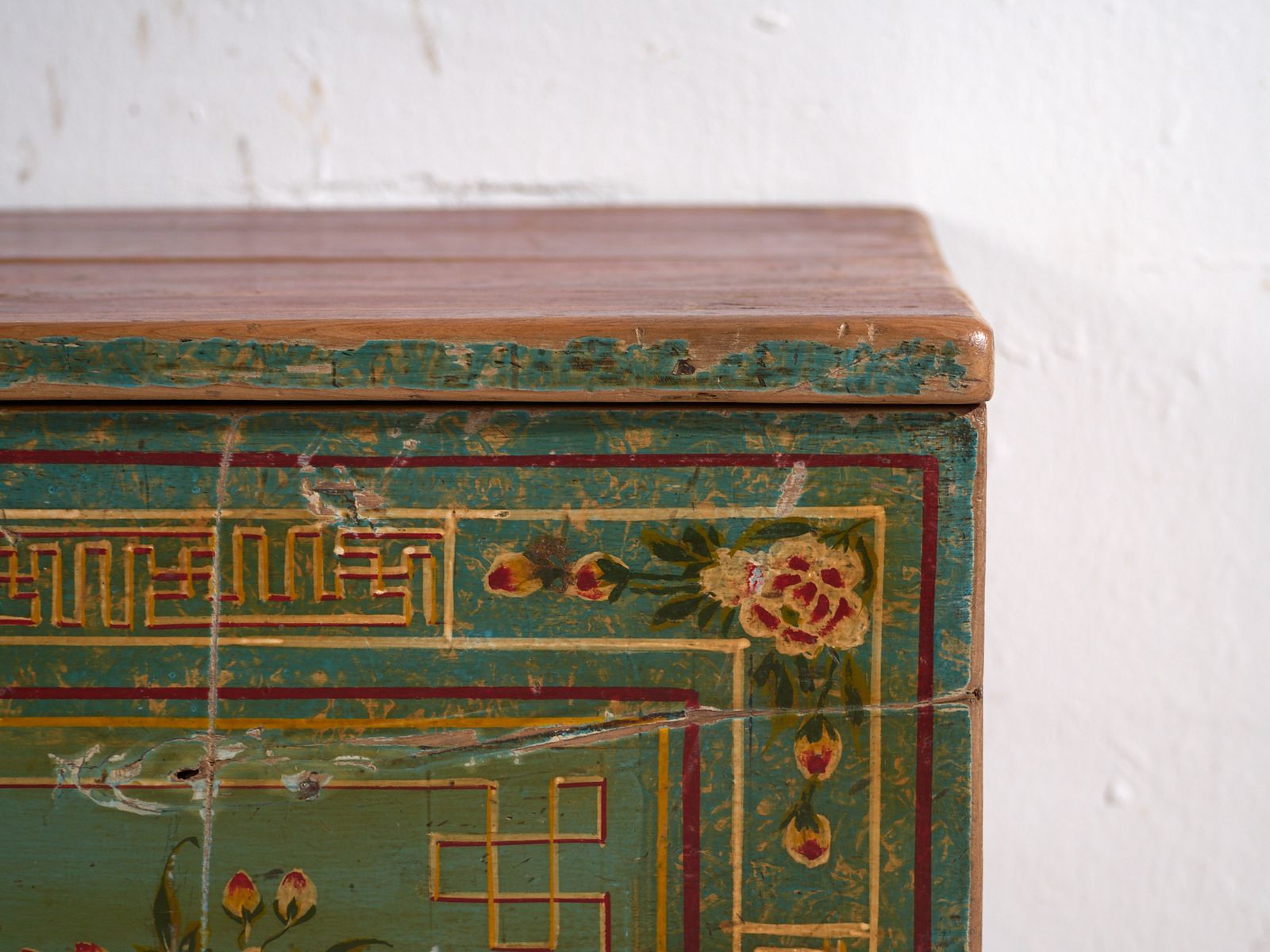 Antique Painted Chinese Trunk In Pine Wood – China, C.1900 photo vinterior