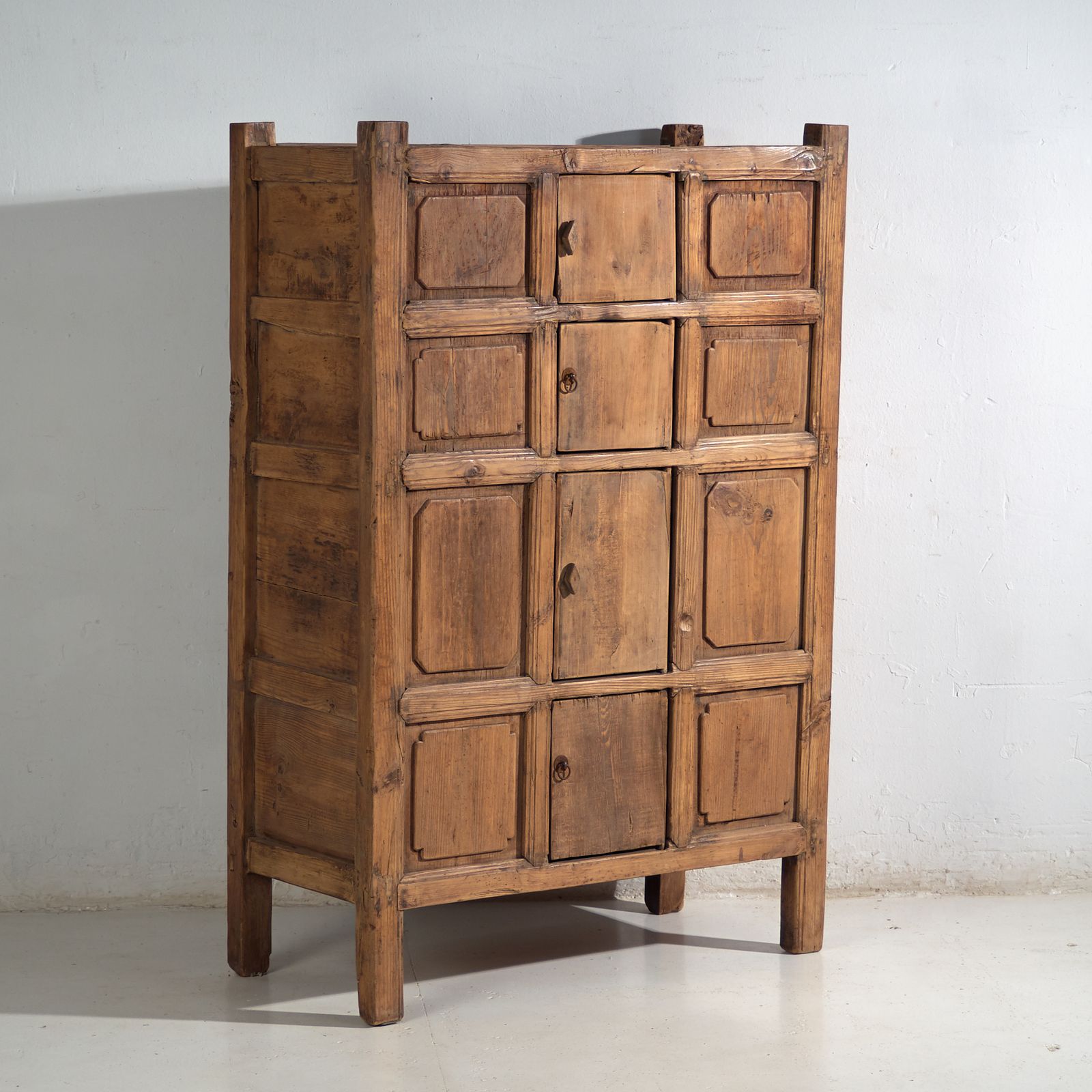 Antique Tall Cabinet In Pine Wood – Lanzhou, C.1900