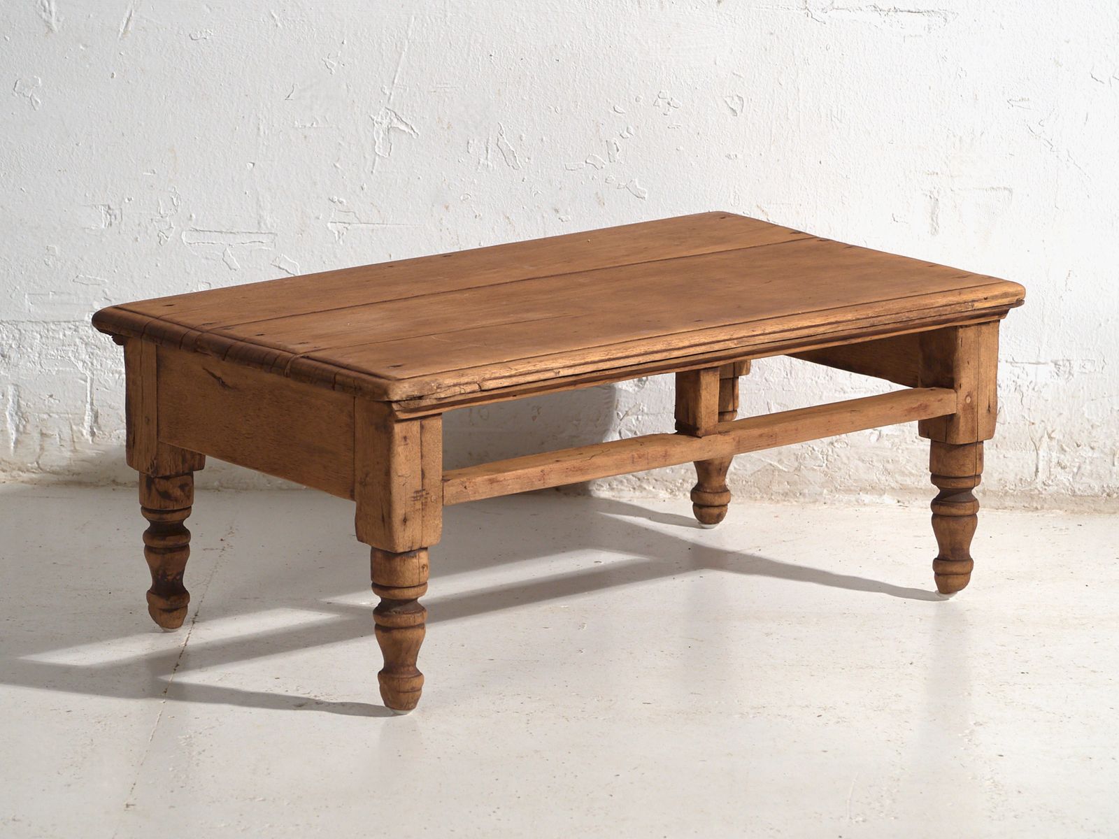 photo furniture Antique Low Table In Pine Wood – China, Circa 1930