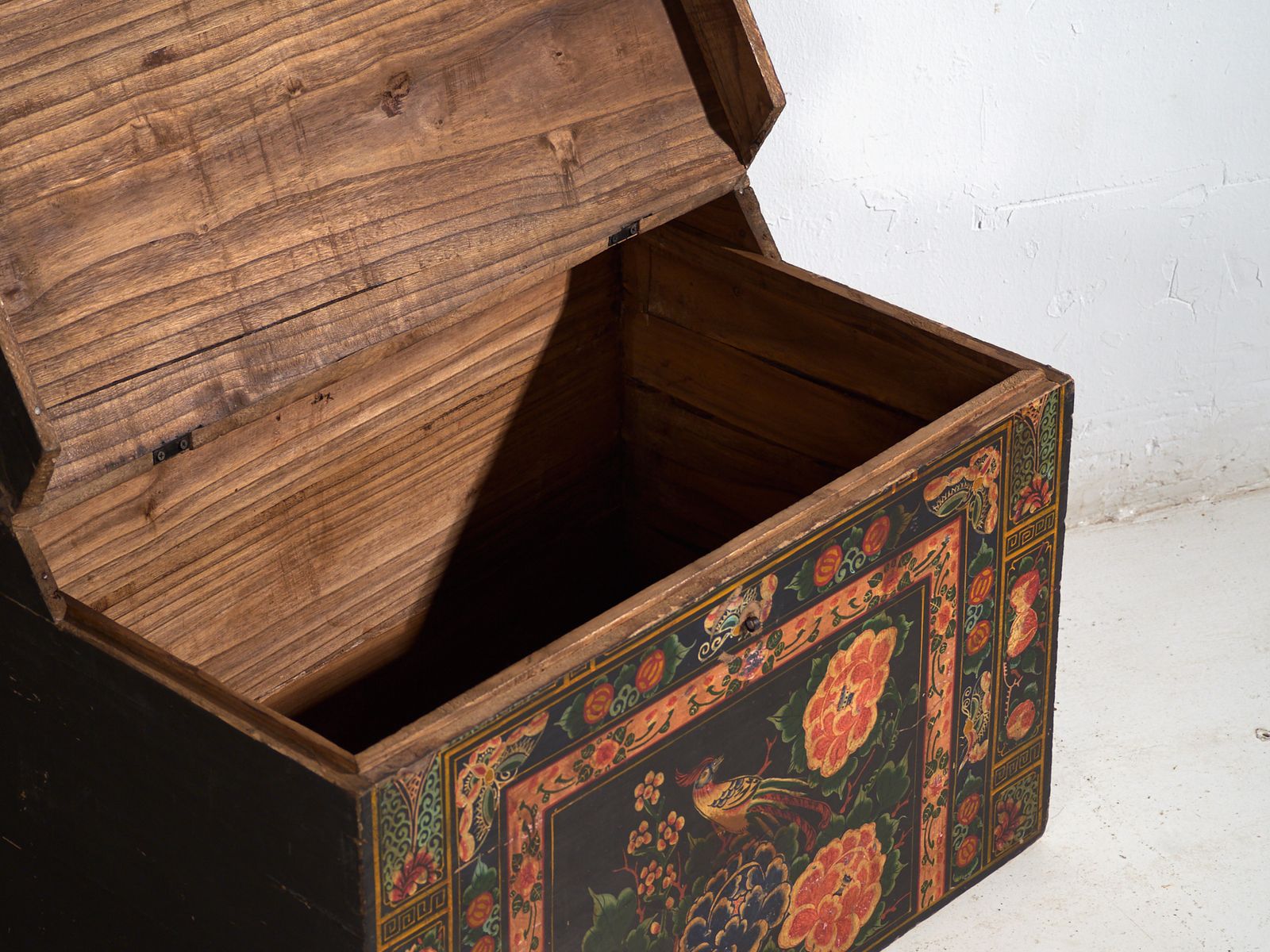 Antique Painted Chinese Trunk In Pine Wood – China, Circa 1900 photo Furniture