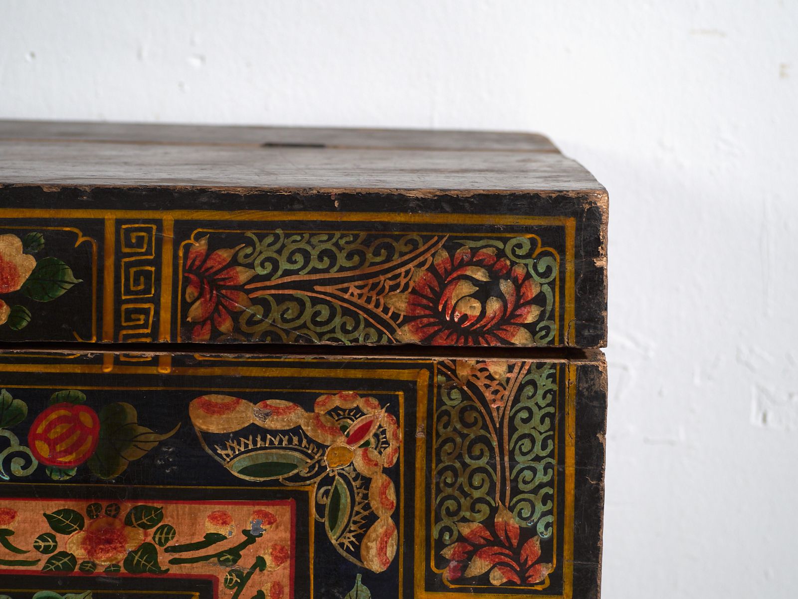 Antique Painted Chinese Trunk In Pine Wood – China, Circa 1900 photo vinterior