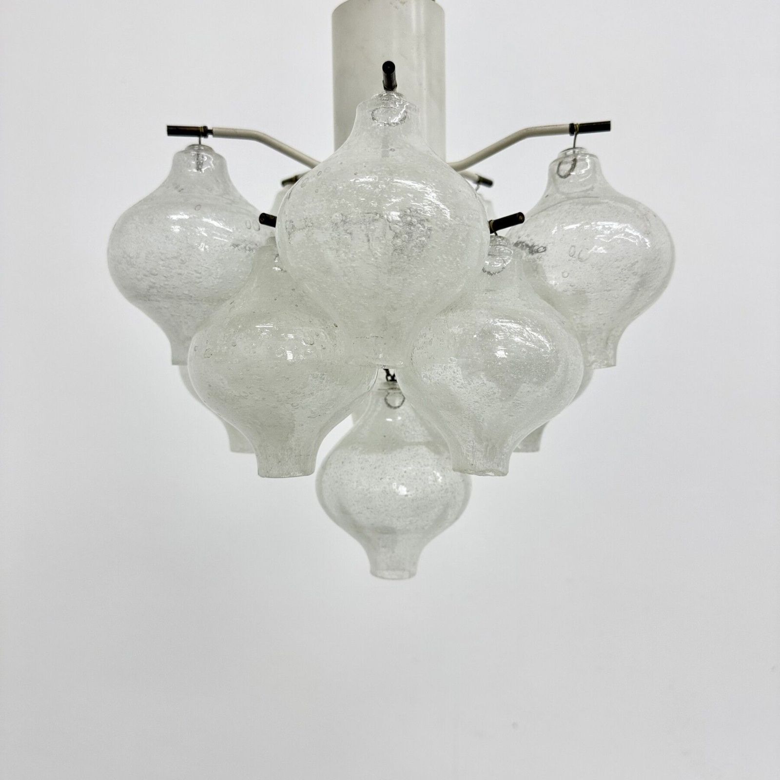 photo vinterior Mid-Century Tulipan glazen plafondlamp van Kalmar, Oostenrijk, ca. jaren 1960