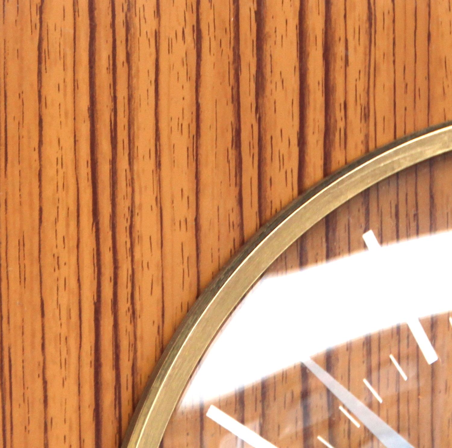 1970s British Kitsch Lounge Vintage Wall Clock. Fully Guaranteed. London Timepiece. photo vinterior