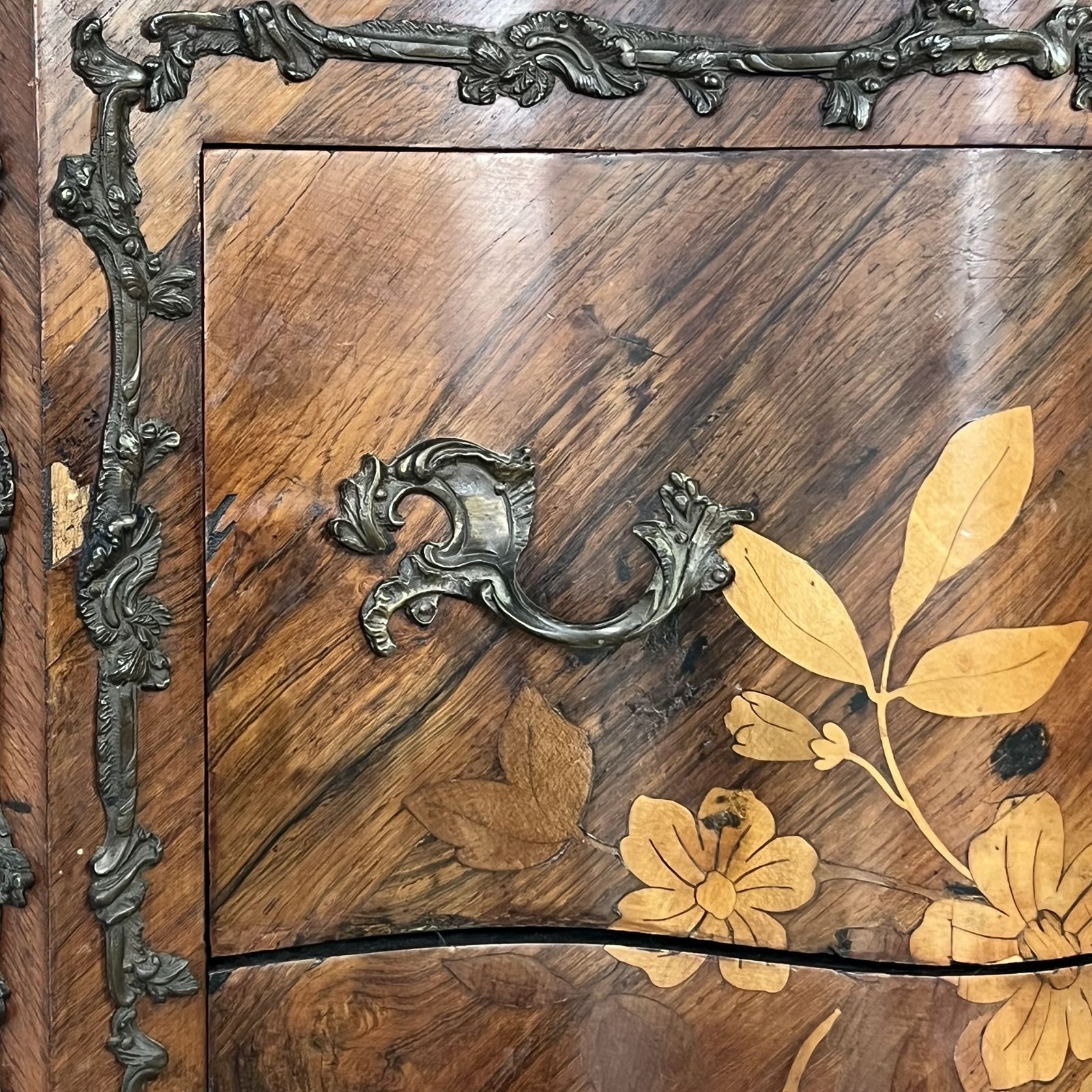 photo furniture Antique Rosewood Marquetry Chest Of Drawers