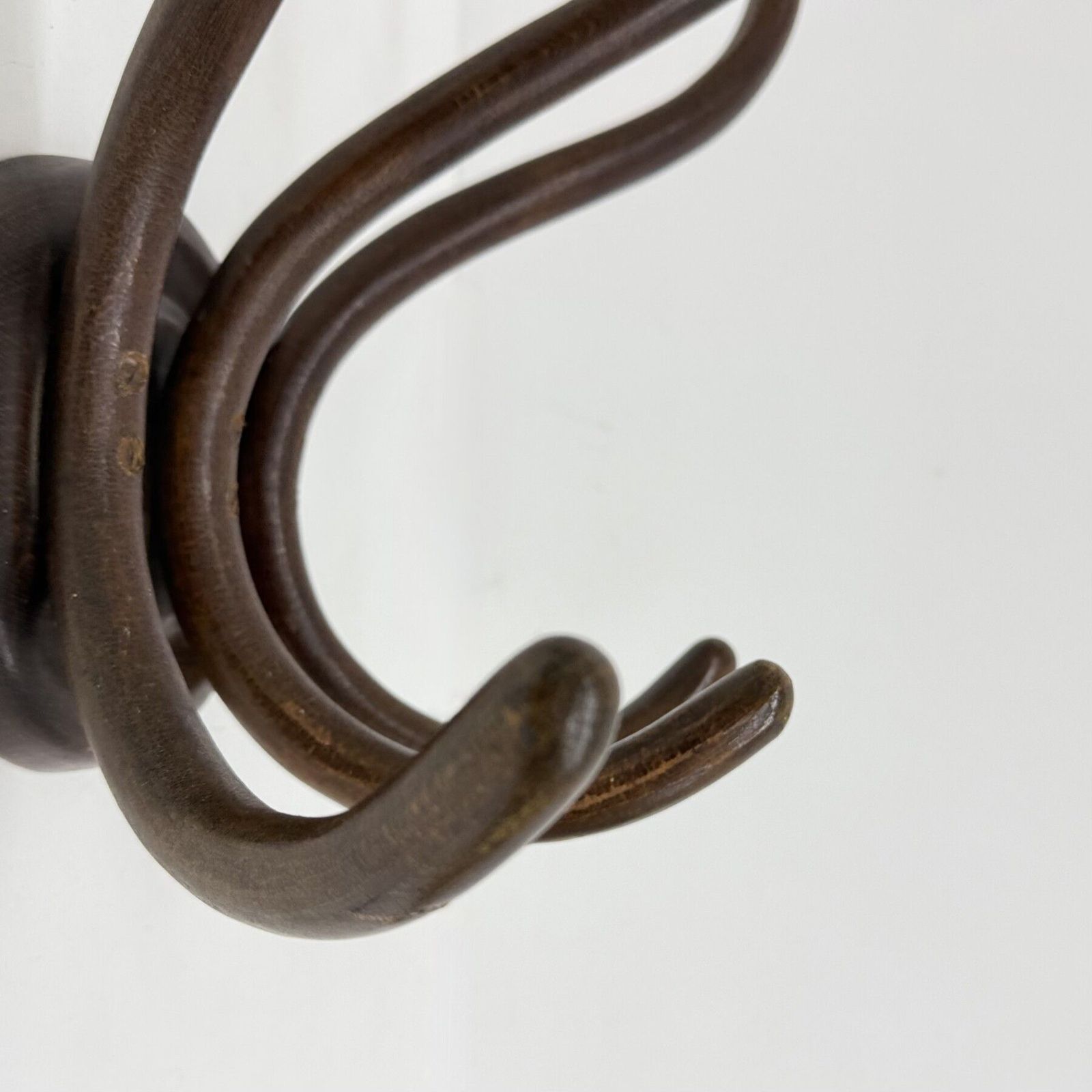 Antiquethonet Bentwood Wall Mounted Coat Rack , 1930’s photo vinterior