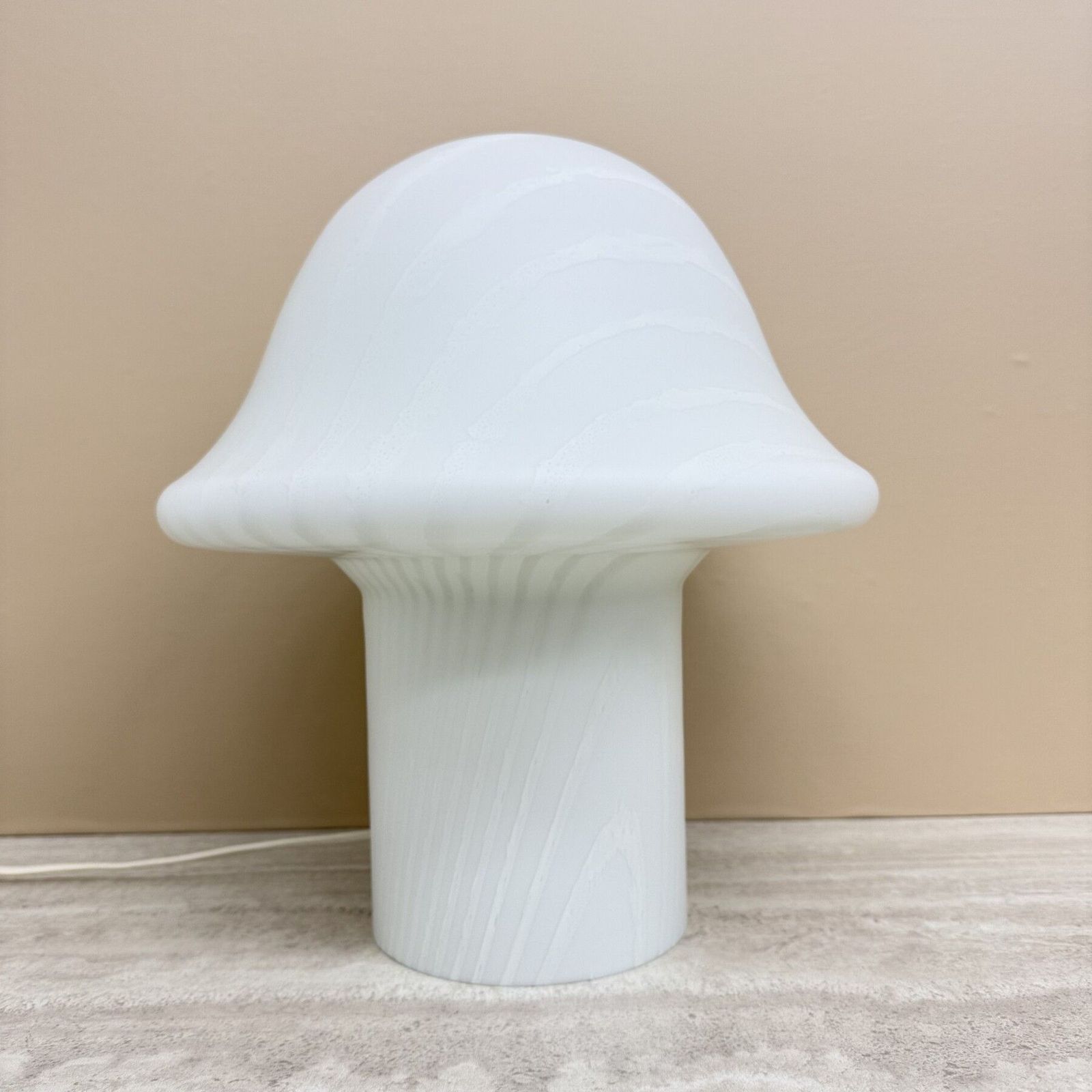 Peil & Putzler Mushroom Zebra Tafellamp, jaren 1970 photo furniture