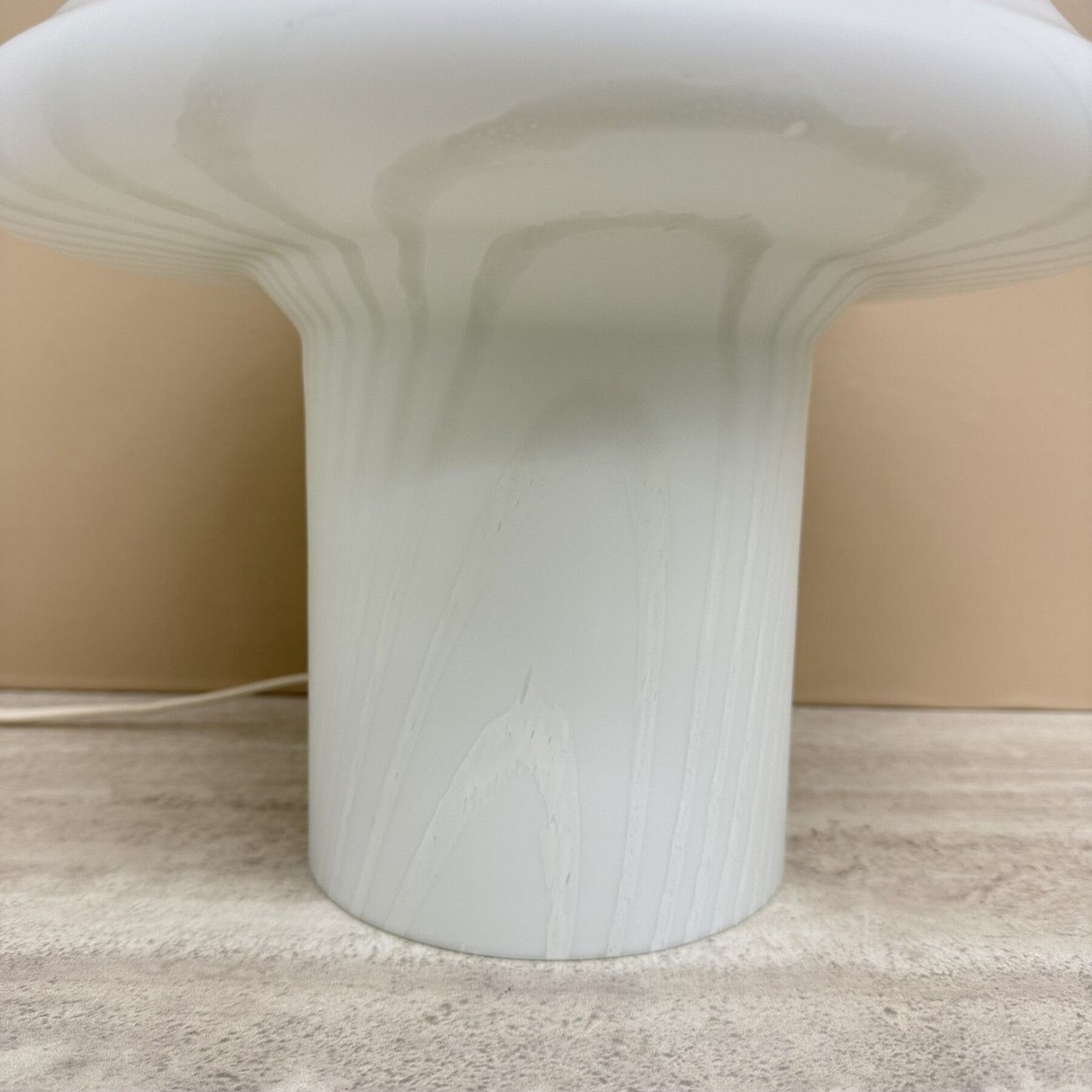 Peil & Putzler Mushroom Zebra Tafellamp, jaren 1970 photo vinterior