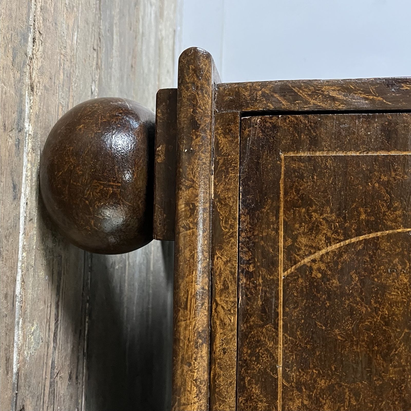 photo vinterior Antique Painted Pine Chest Of Drawers