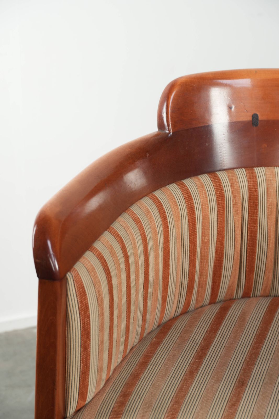 photo vinterior Schuitema Design eet-/occasionalstoel uit de Shaker-serie, met luxe gele bekleding