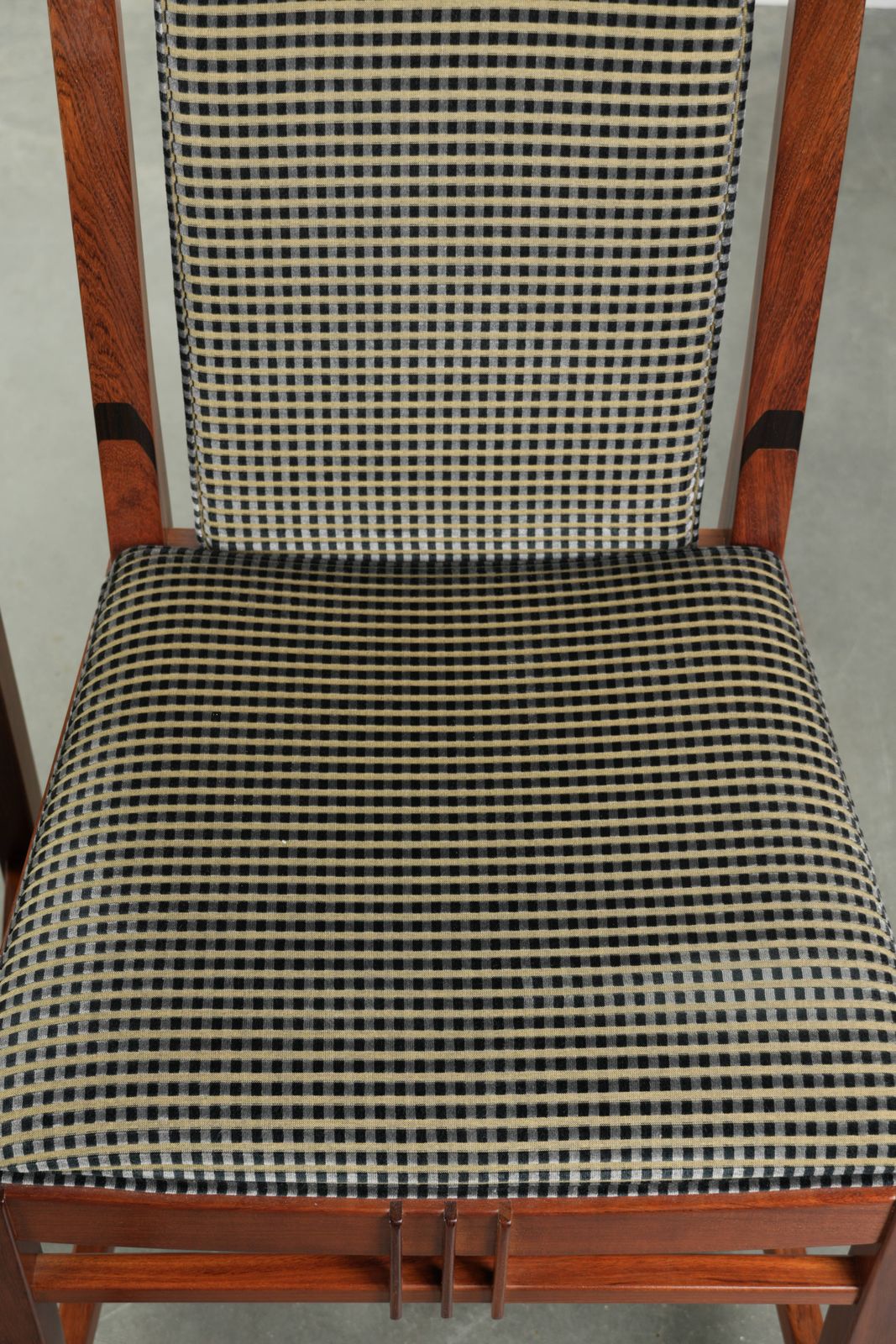 Set Of 4 Beautiful Art Deco Design Schuitema Dining Chairs With Wooden Frame And Luxurious Fabric Upholstery From The Decoforma Series. photo buy