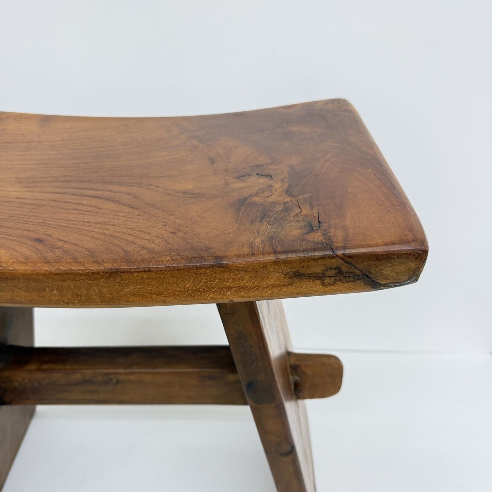 Tabouret en bois massif de style Brutalist Japandi, années 1970 photo vintage