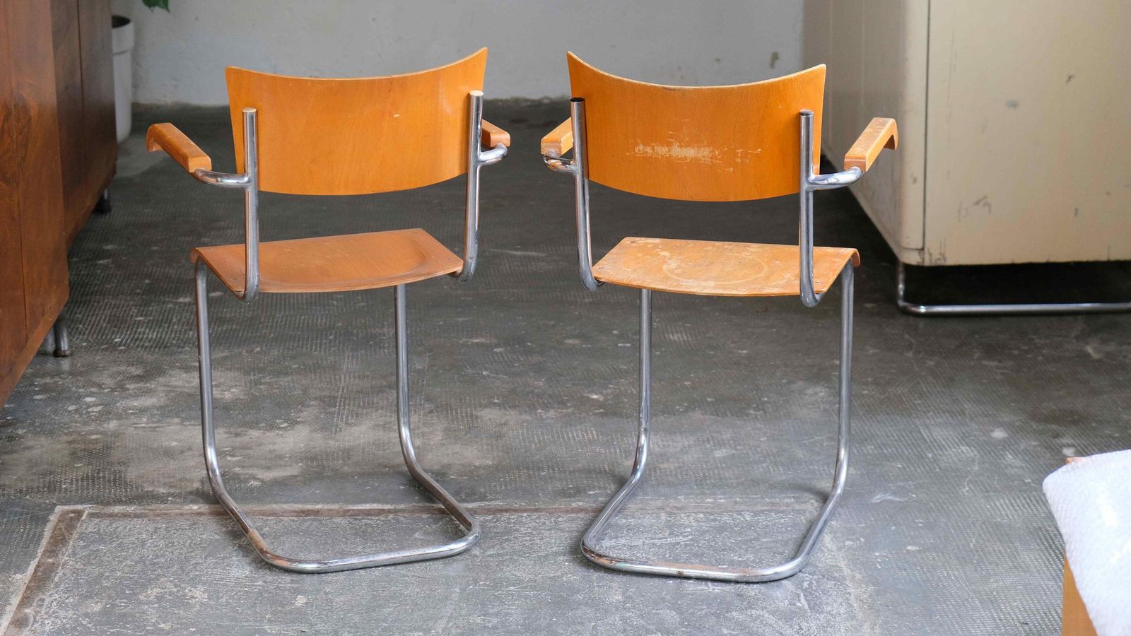 Set Of Two Bauhaus Cantilever Armchairs S 43f In Light Brown photo Furniture