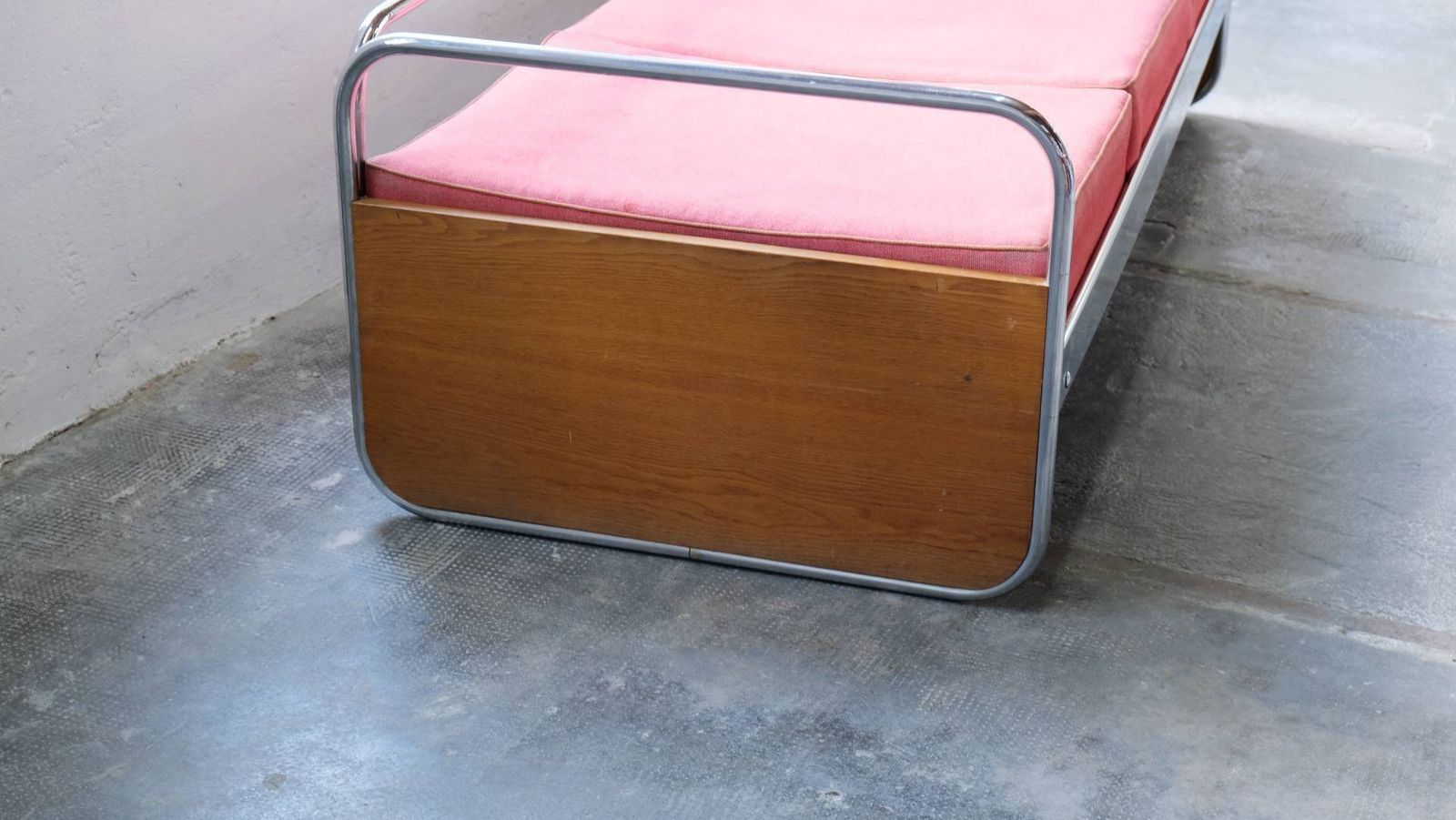 Bauhaus Sofa / Daybed Made Of Chrome Plated Steel Tubes photo vinterior