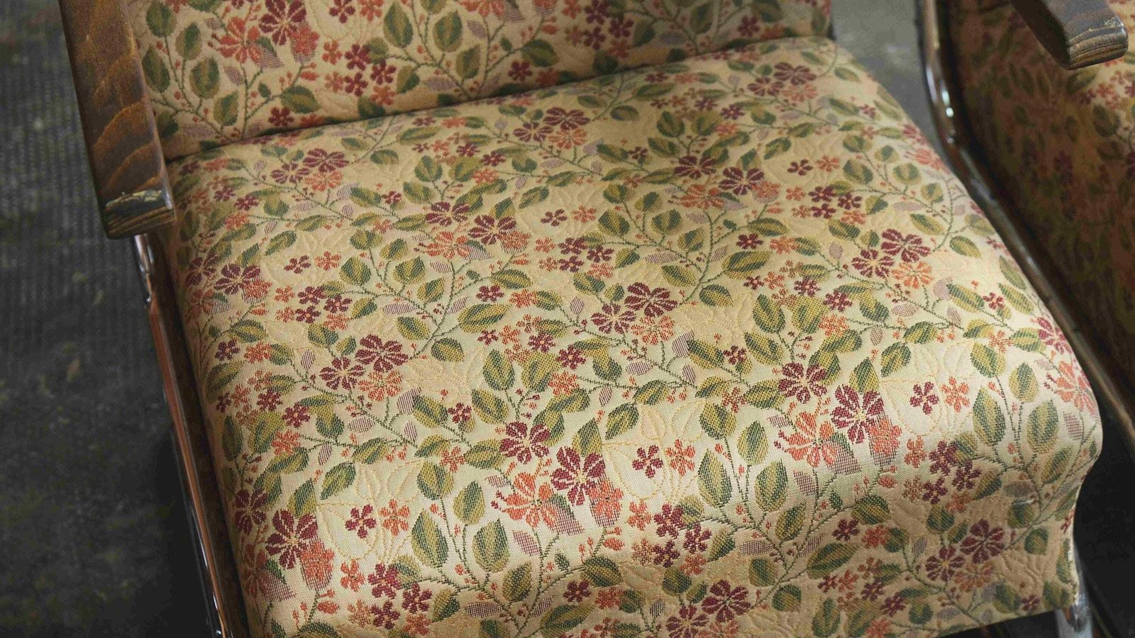 1801.0 Bauhaus Armchair S 411 With Floral Pattern / Thonet License photo