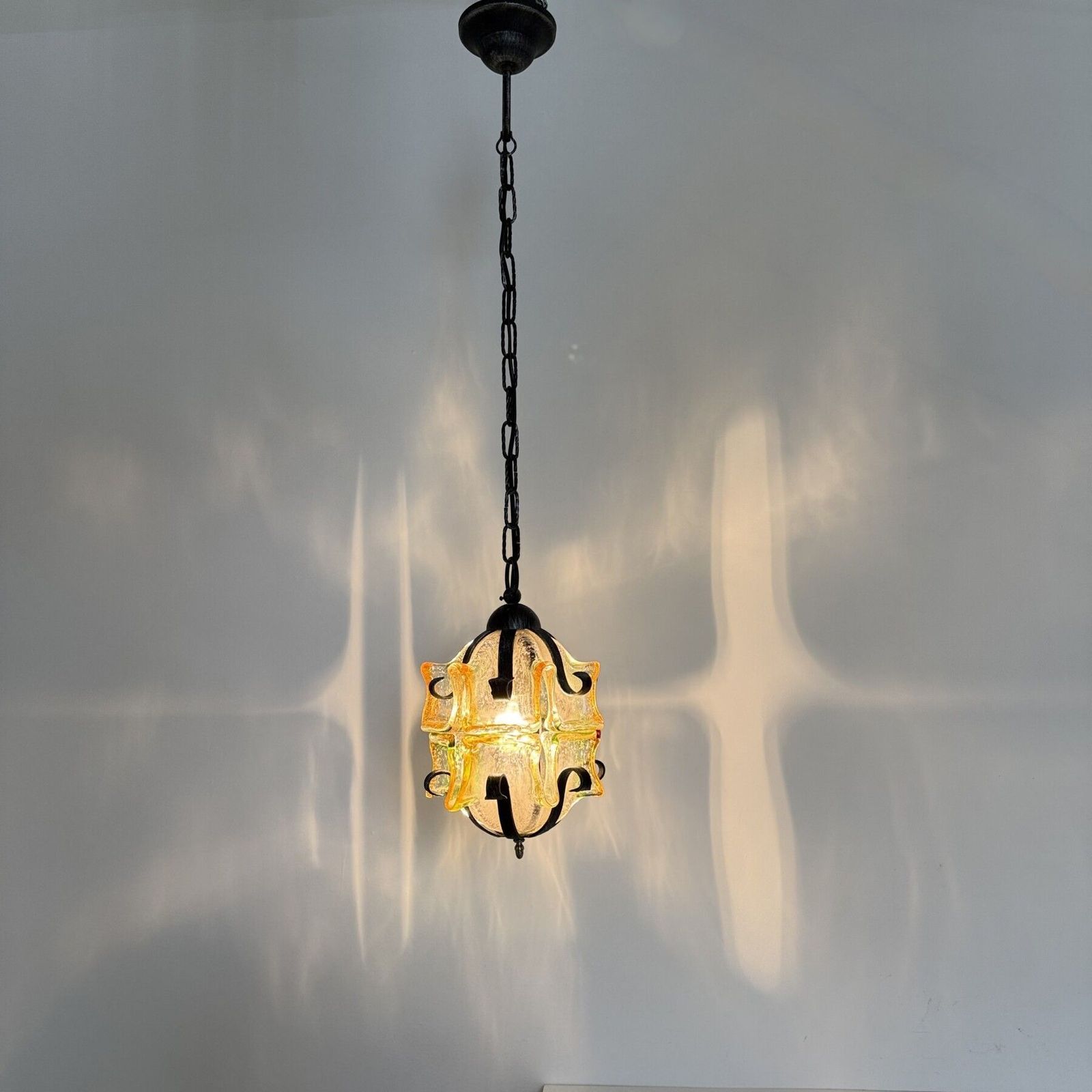 Brutalistische hanglamp van glas en ijzer, jaren 1970 photo Verlichting