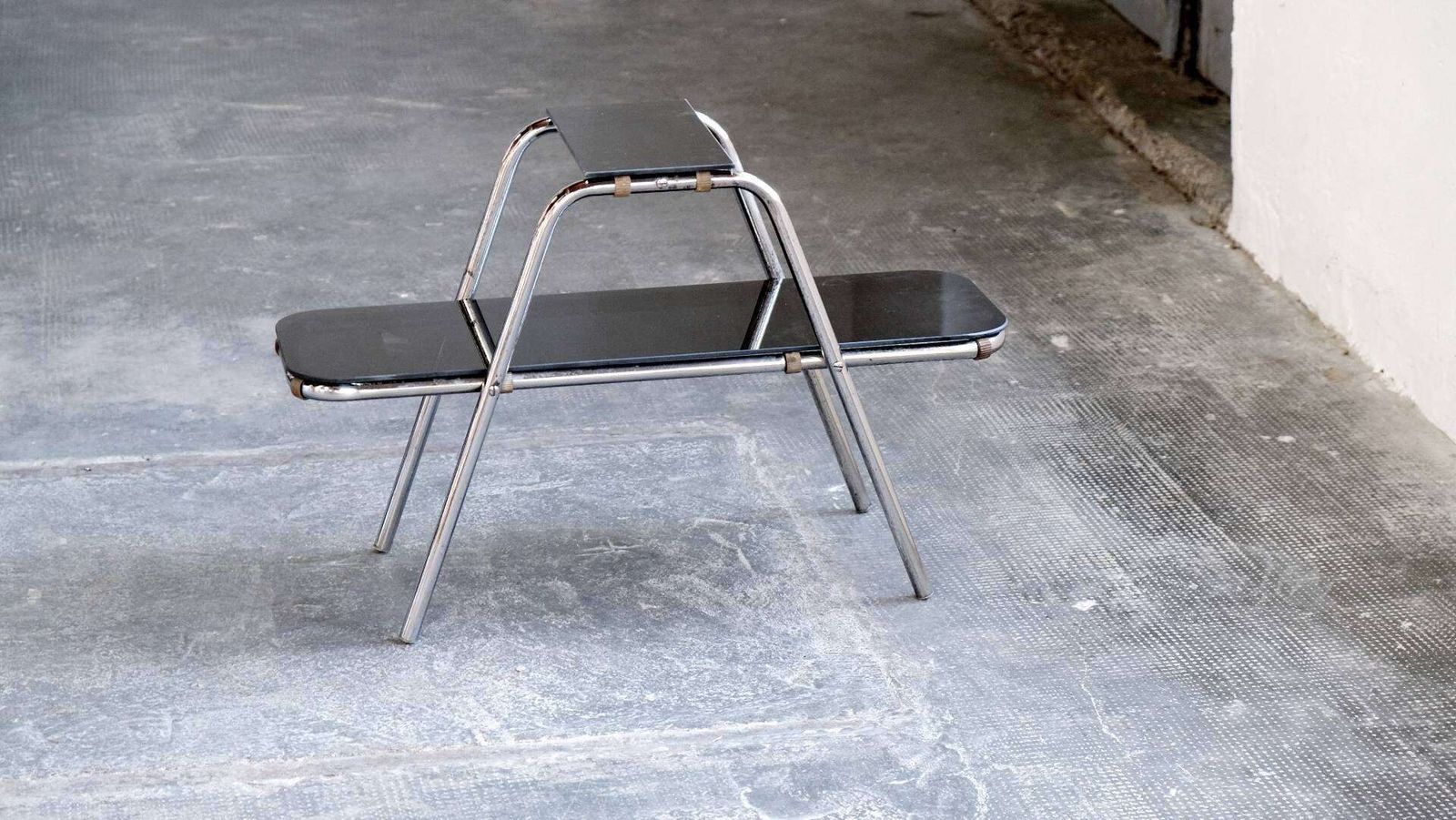 Small Bauhaus Flower Bench With Black Glass Plates