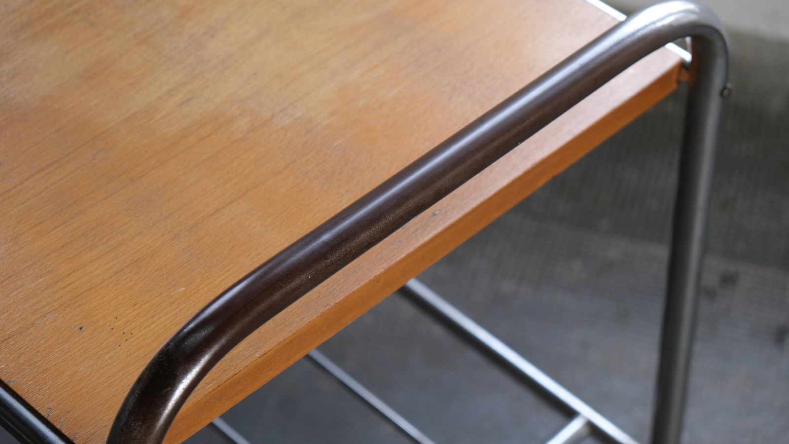 Bauhaus Shelf With Light Brown Wooden Shelf photo 433.0
