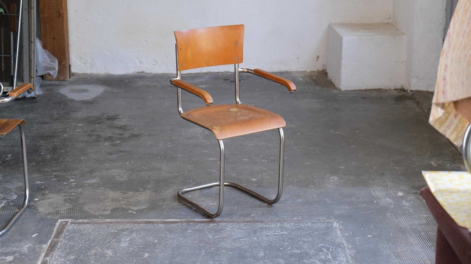 Bauhaus Cantilever Chair S 43 F In Light Brown photo Furniture