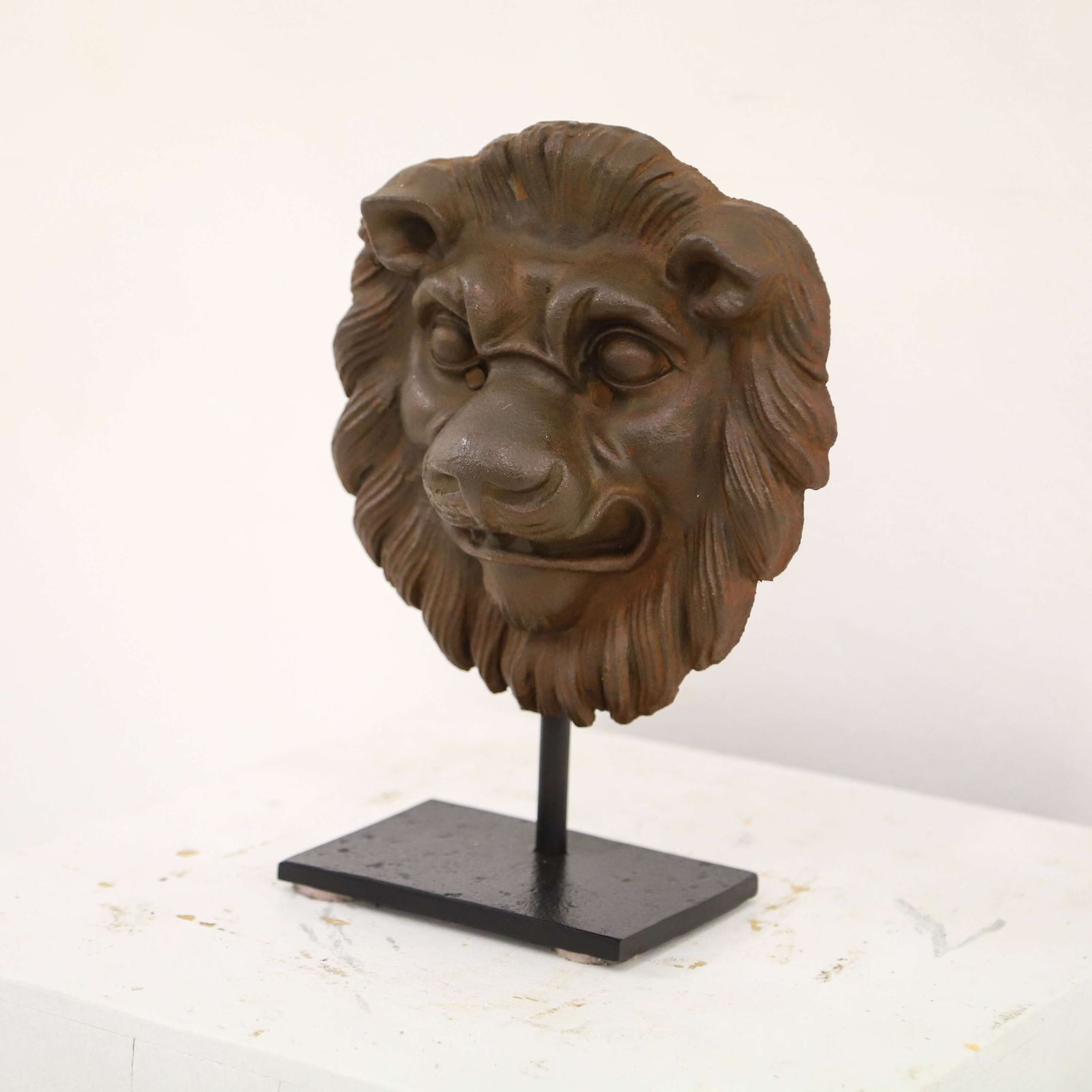 Early 20th Century Italian Cast Iron Lion Wall Mask On Later Stand   Decorative Sculpture photo for sale