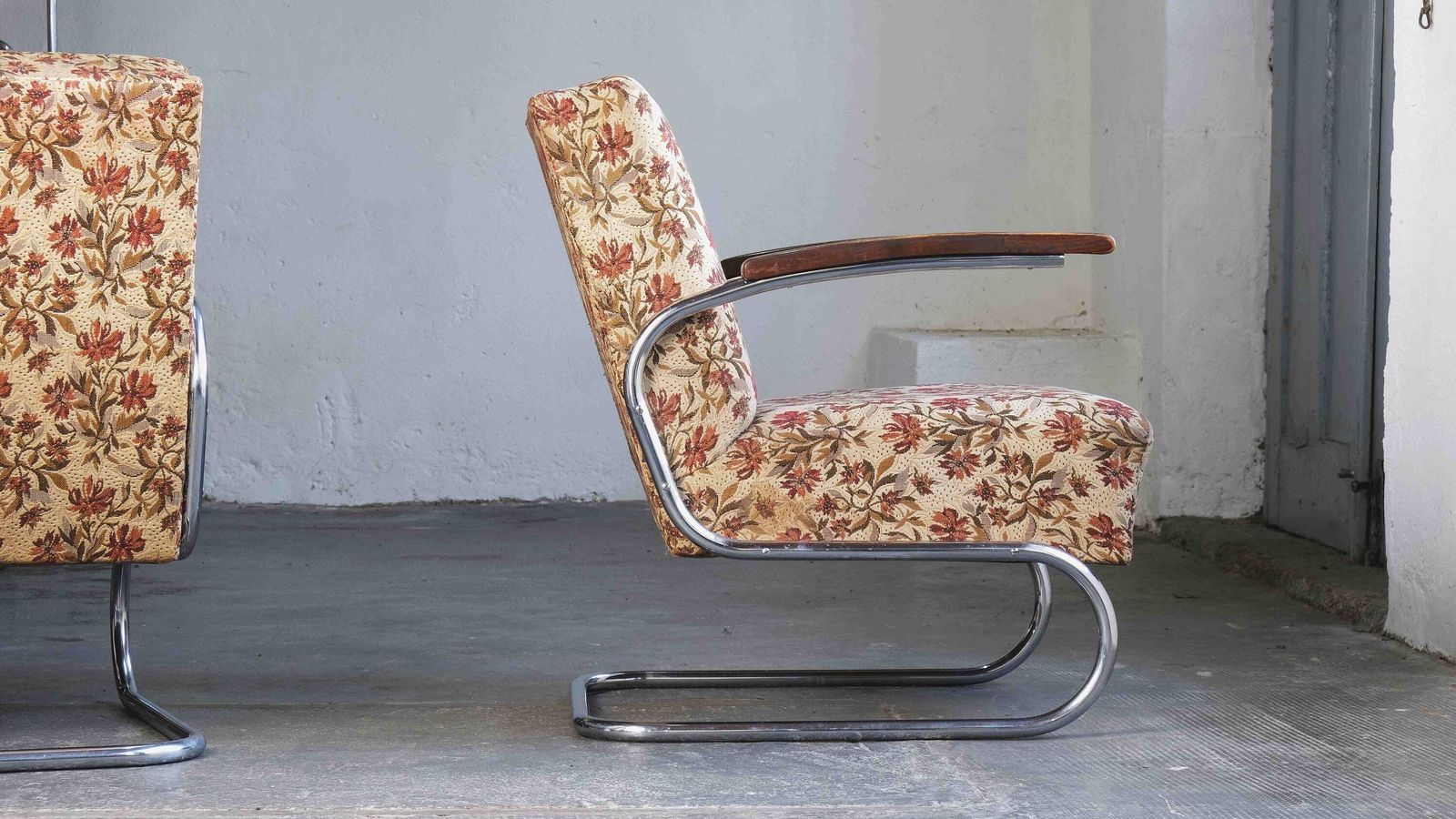 Bauhaus Armchair S 411 With Floral Pattern / Thonet License photo Furniture